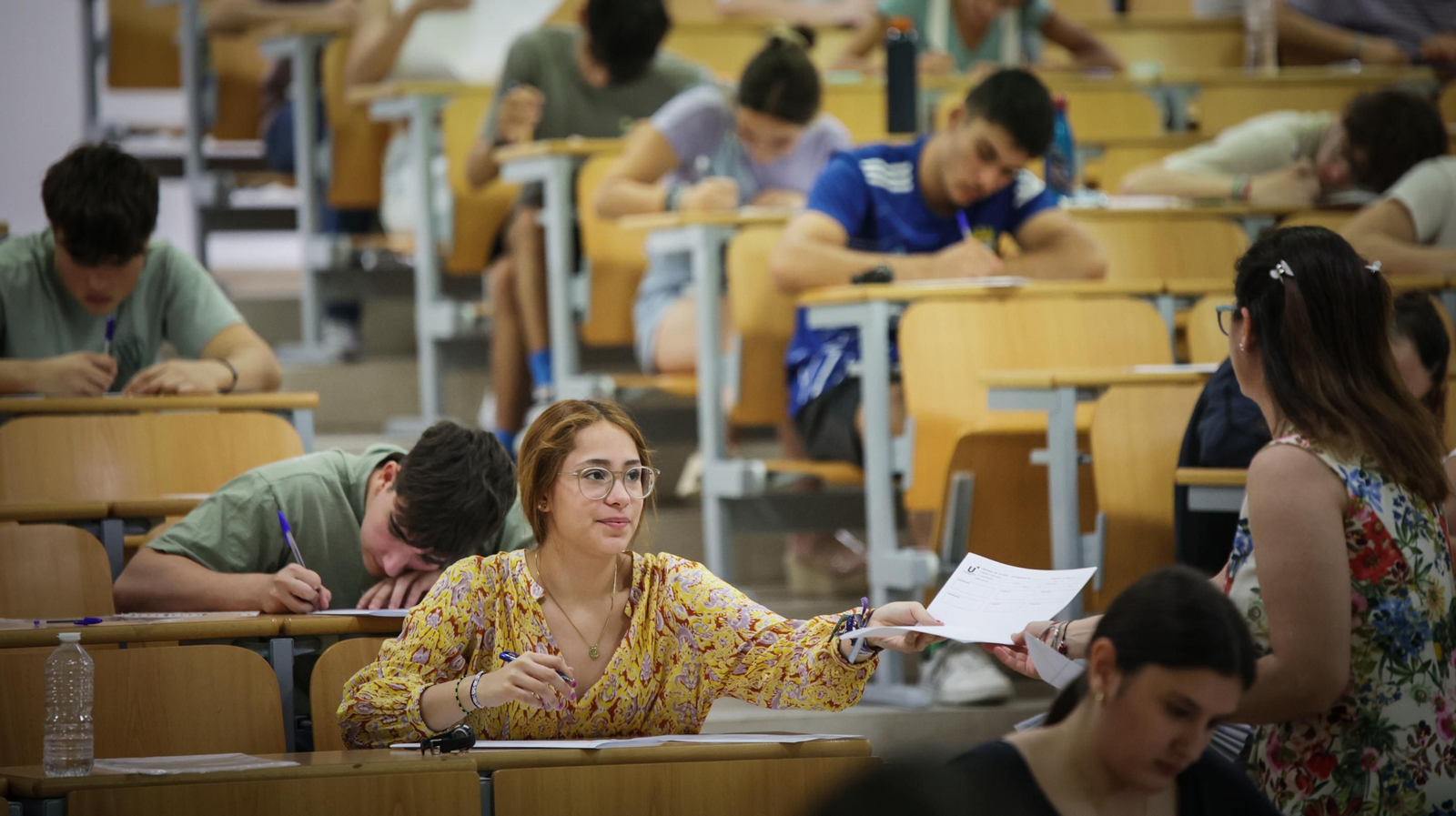 Imágenes de las pruebas de selectividad en el Campus de Jerez