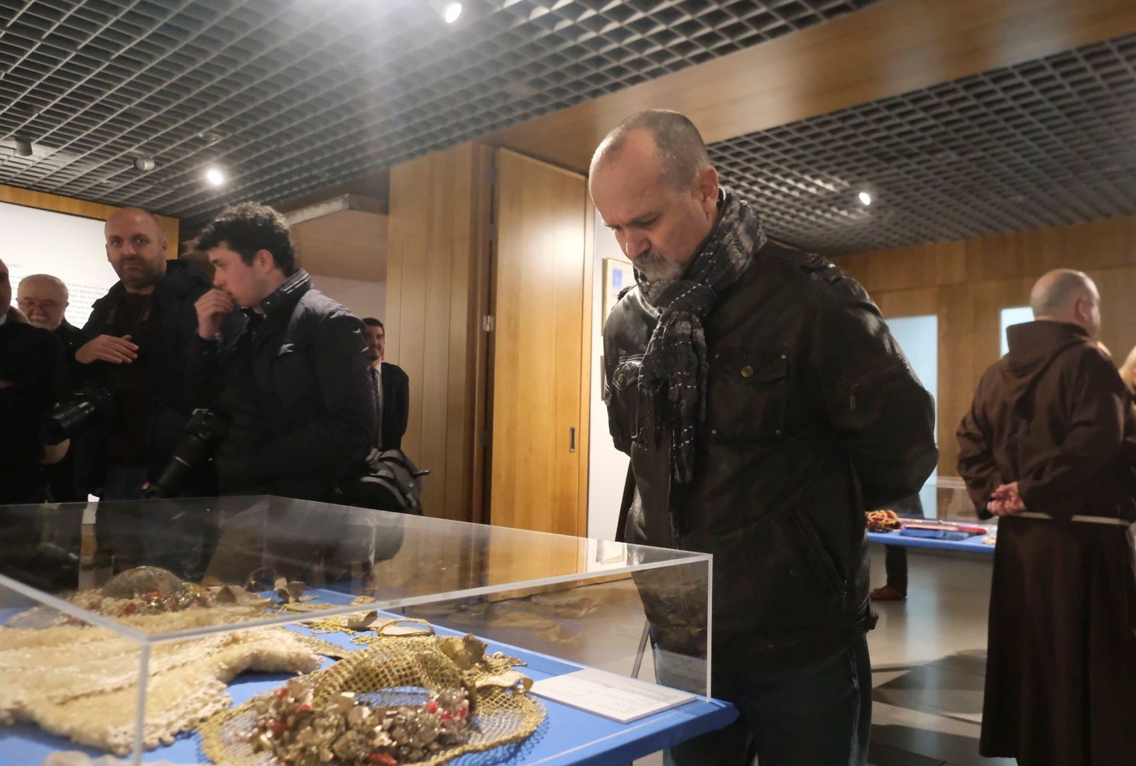La exposición 'El resurgir de una devoción', de la Divina Pastora de las Almas de Córdoba, en imágenes