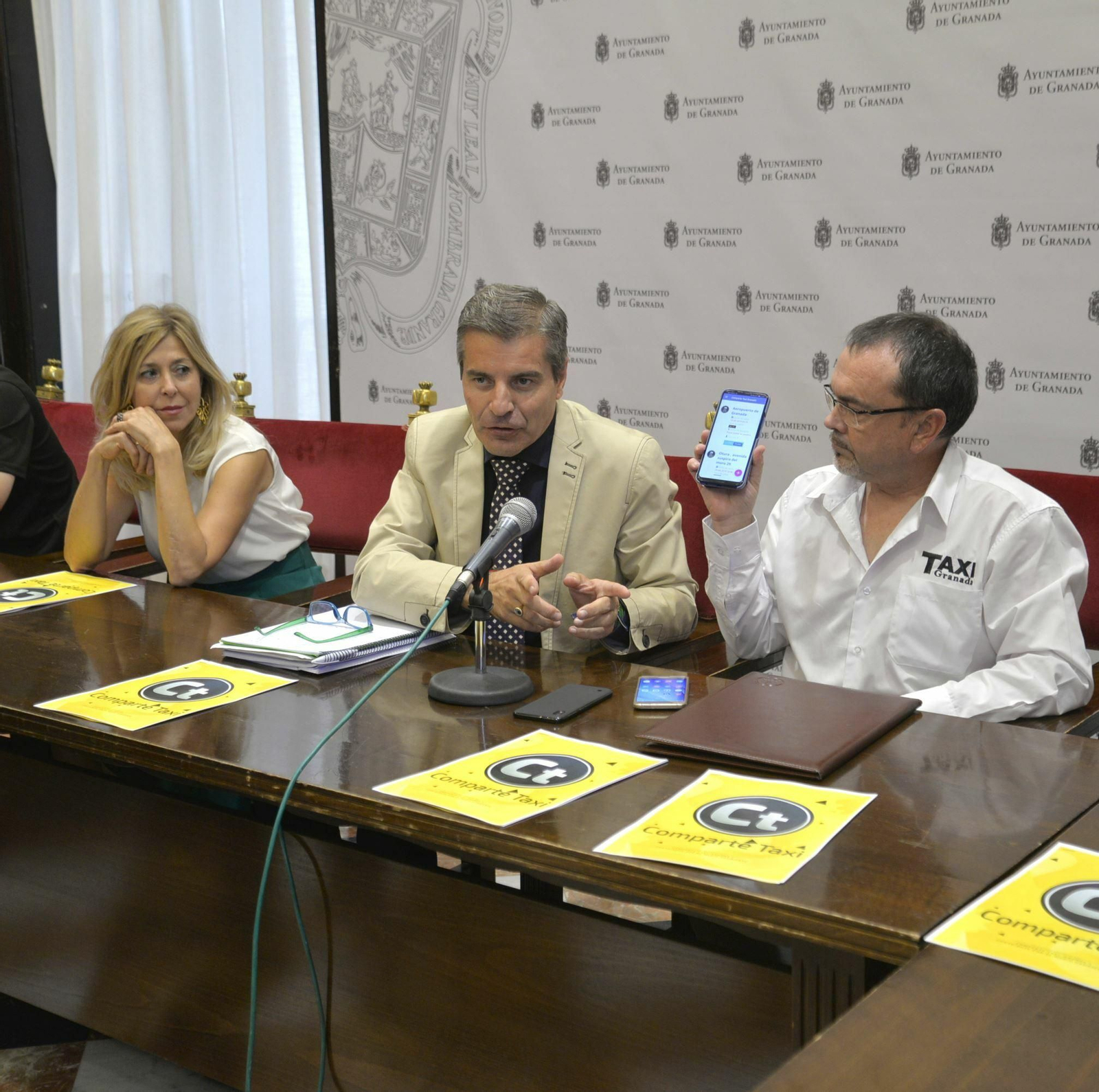 El taxi estrena aplicación para compartir trayectos a precio cerrado