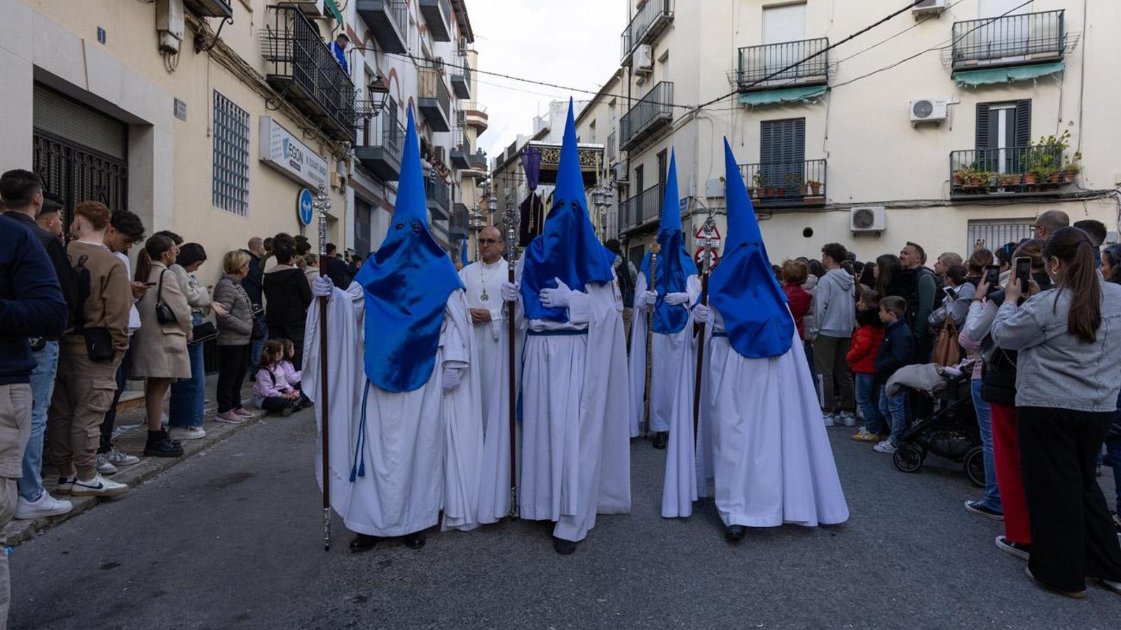 Los jiennenses se recrean con la cofradía de los Estudiantes un nuevo Lunes Santo