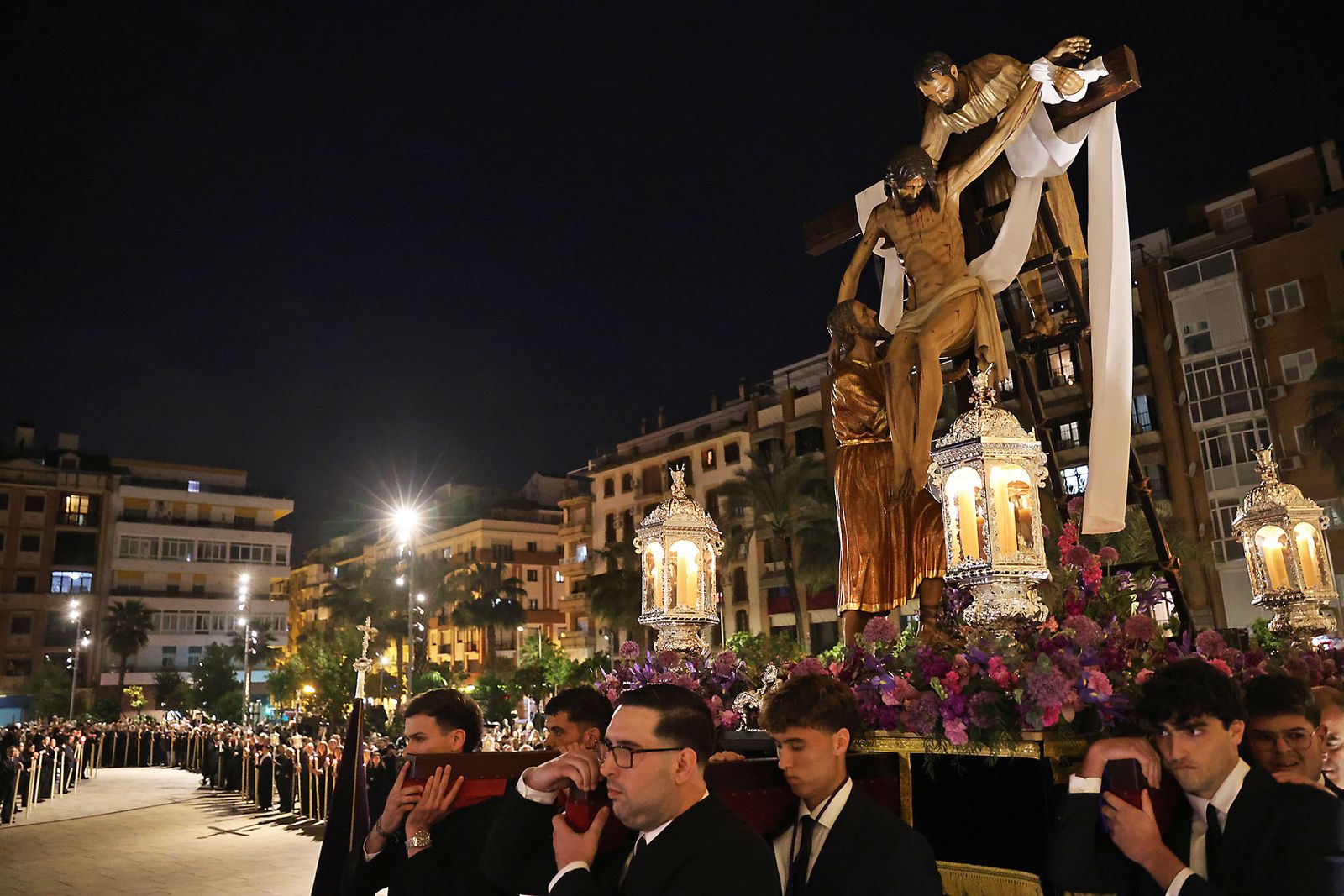 Las fotografías del Vía Crucis de las Hermandades de Huelva