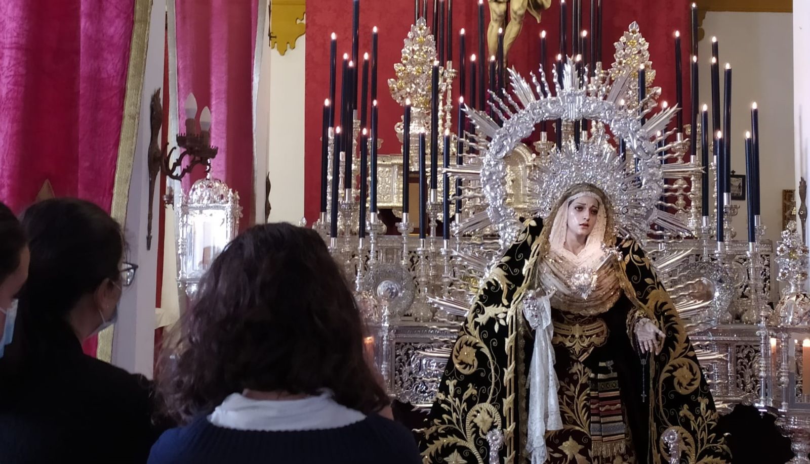 Altar de Desamparados.