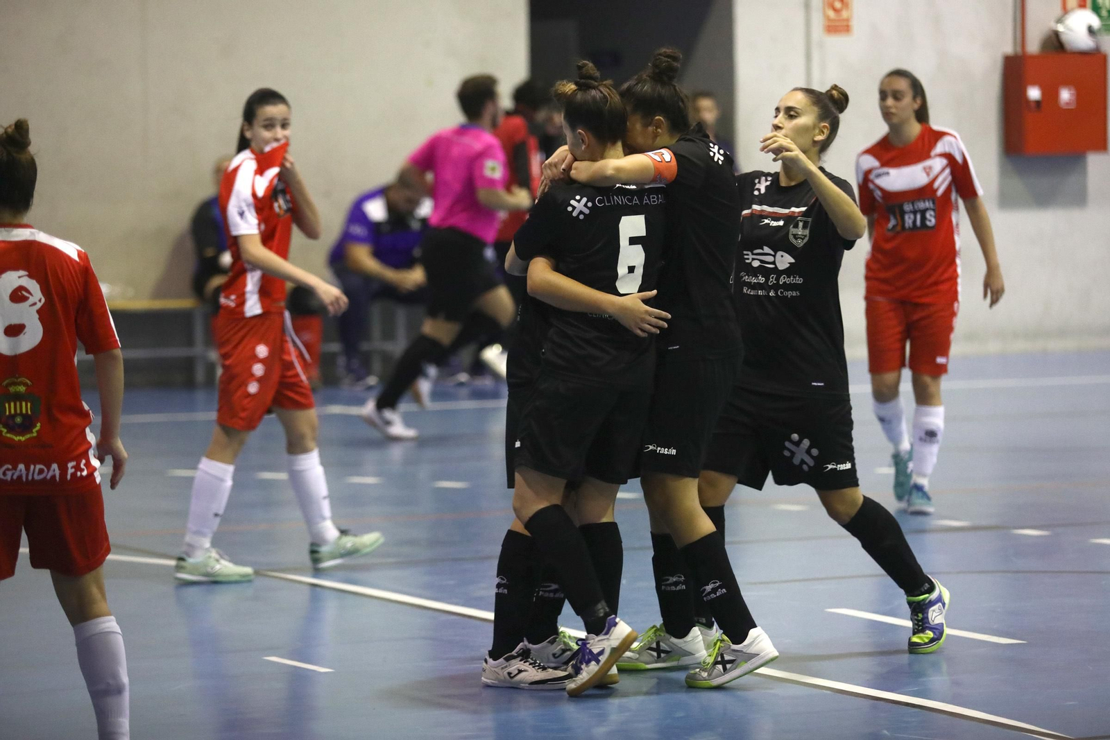 Las jugadoras del Cádiz FS pudieron abrazarse ocho veces tras marcar un gol.