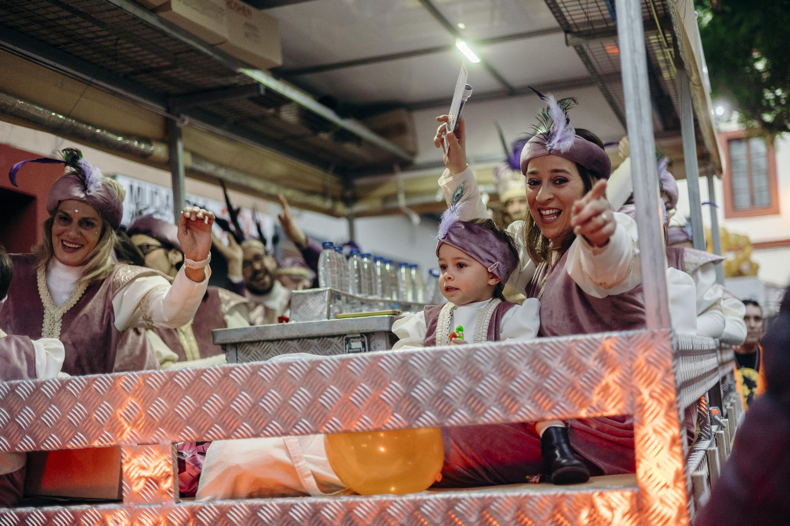 Imágenes de la cabalgata de Reyes del barrio del Mentidero