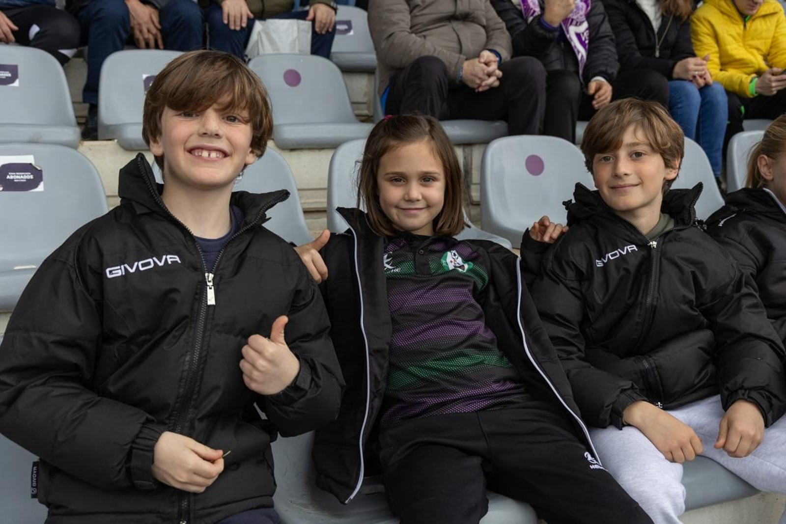 La emoción del triunfo in extremis del Real Jaén ante el Atlético Mancha Real, en imágenes