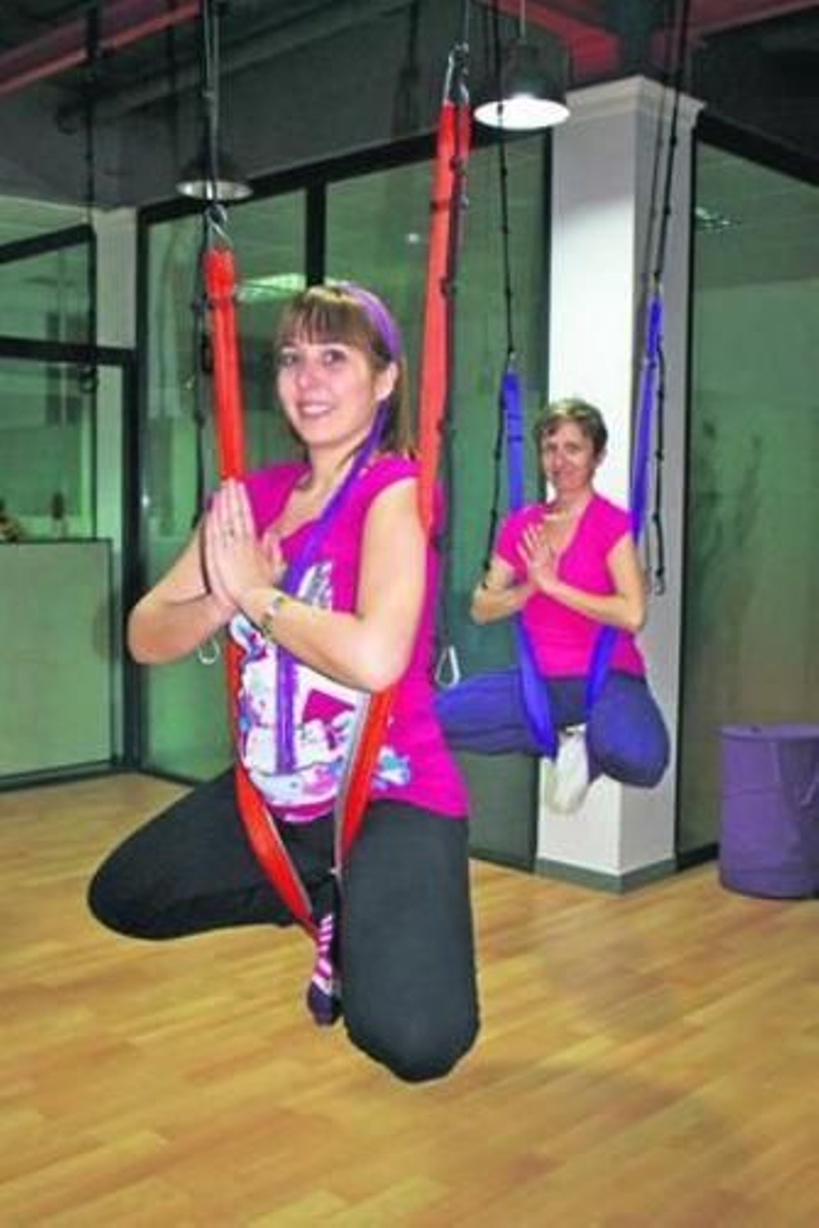 Aero Yoga desarrolla cuerpo, espíritu y mente literalmente en los aires