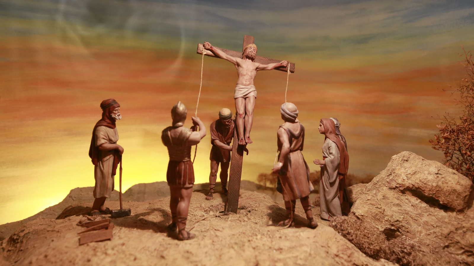 Imágenes de la magna exposición de las cofradías en Los Claustros