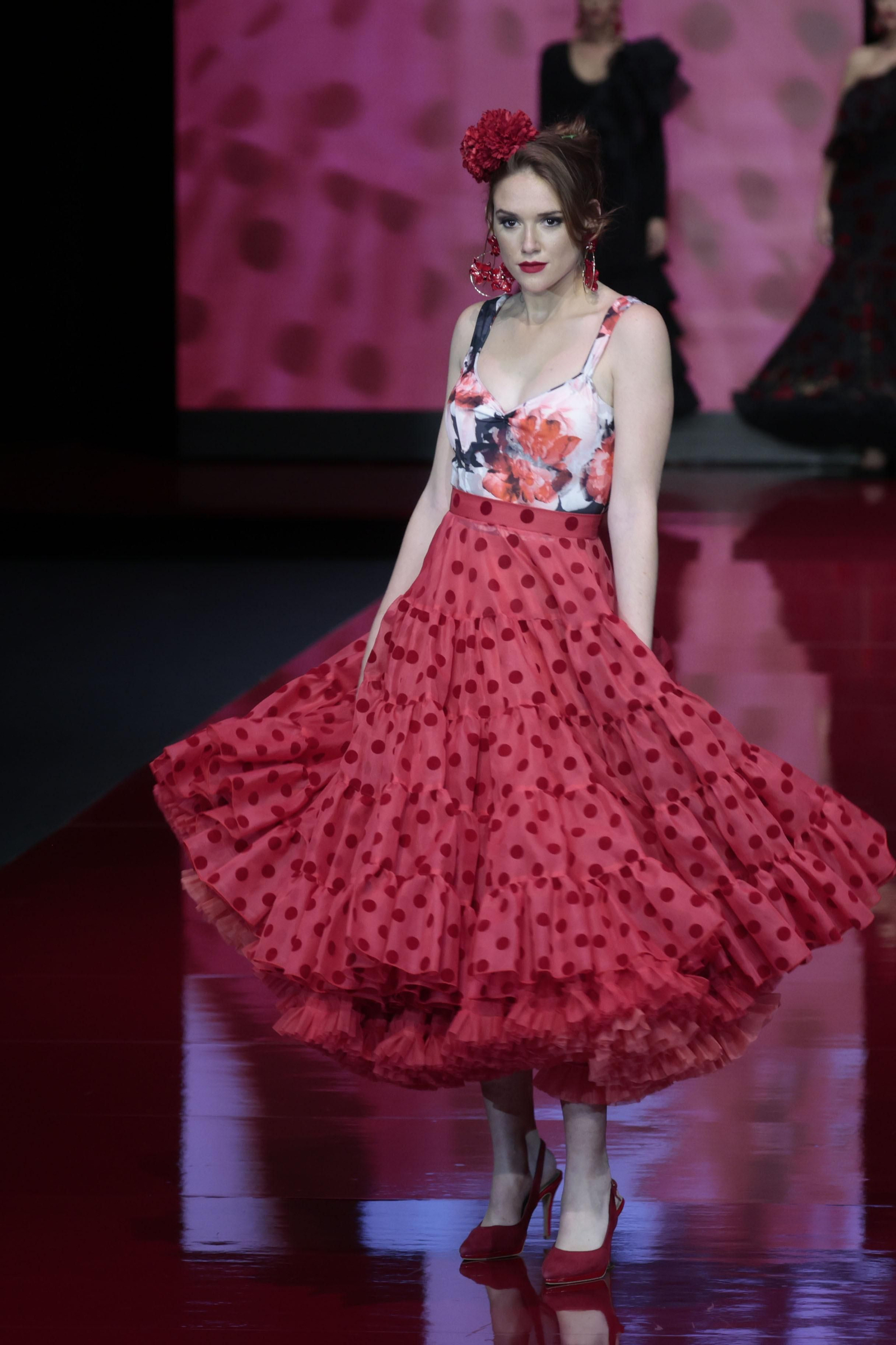 El desfile de Rosa Pedroche en SIMOF 2022, todas las fotos