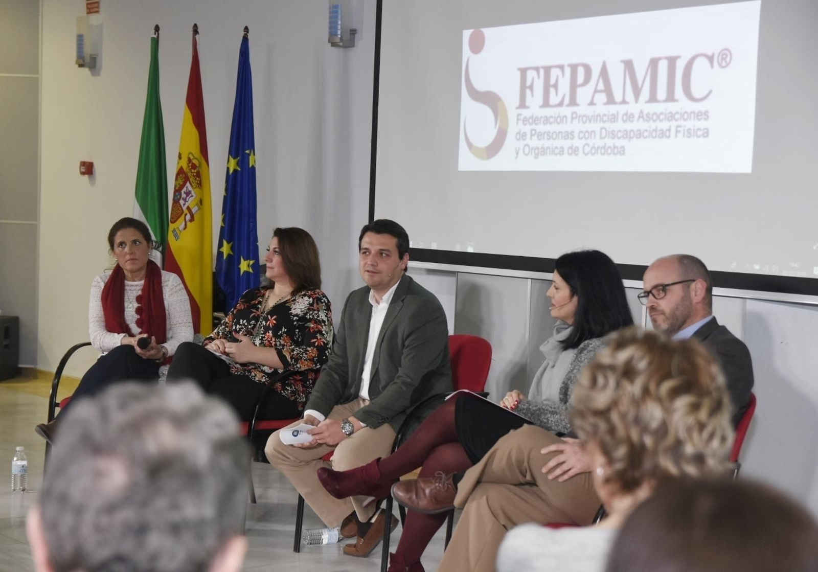 Bellido, con colectivos sociales