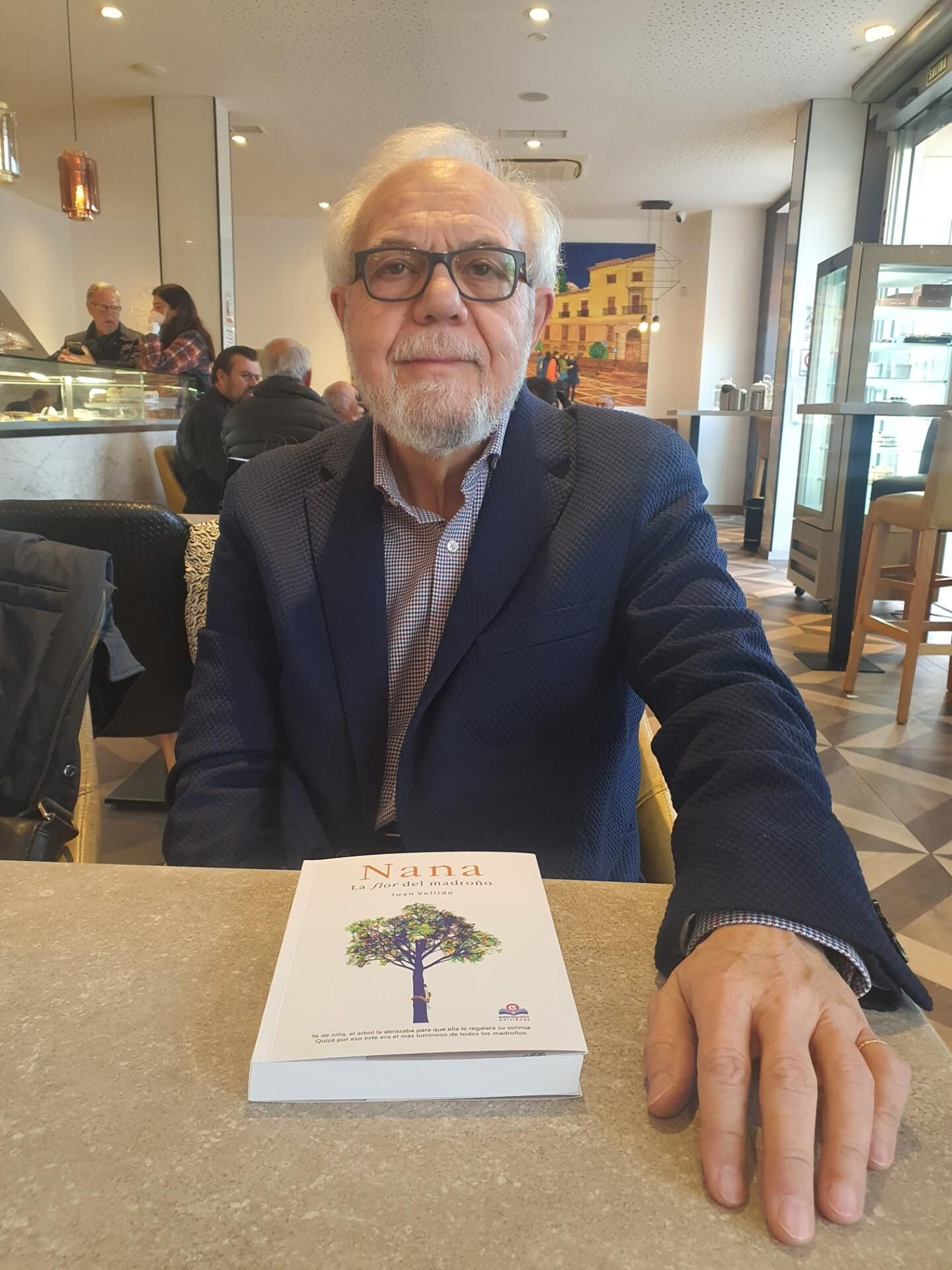 Juan Vellido: “Los textos de este libro se han escrito con lágrimas en los ojos”