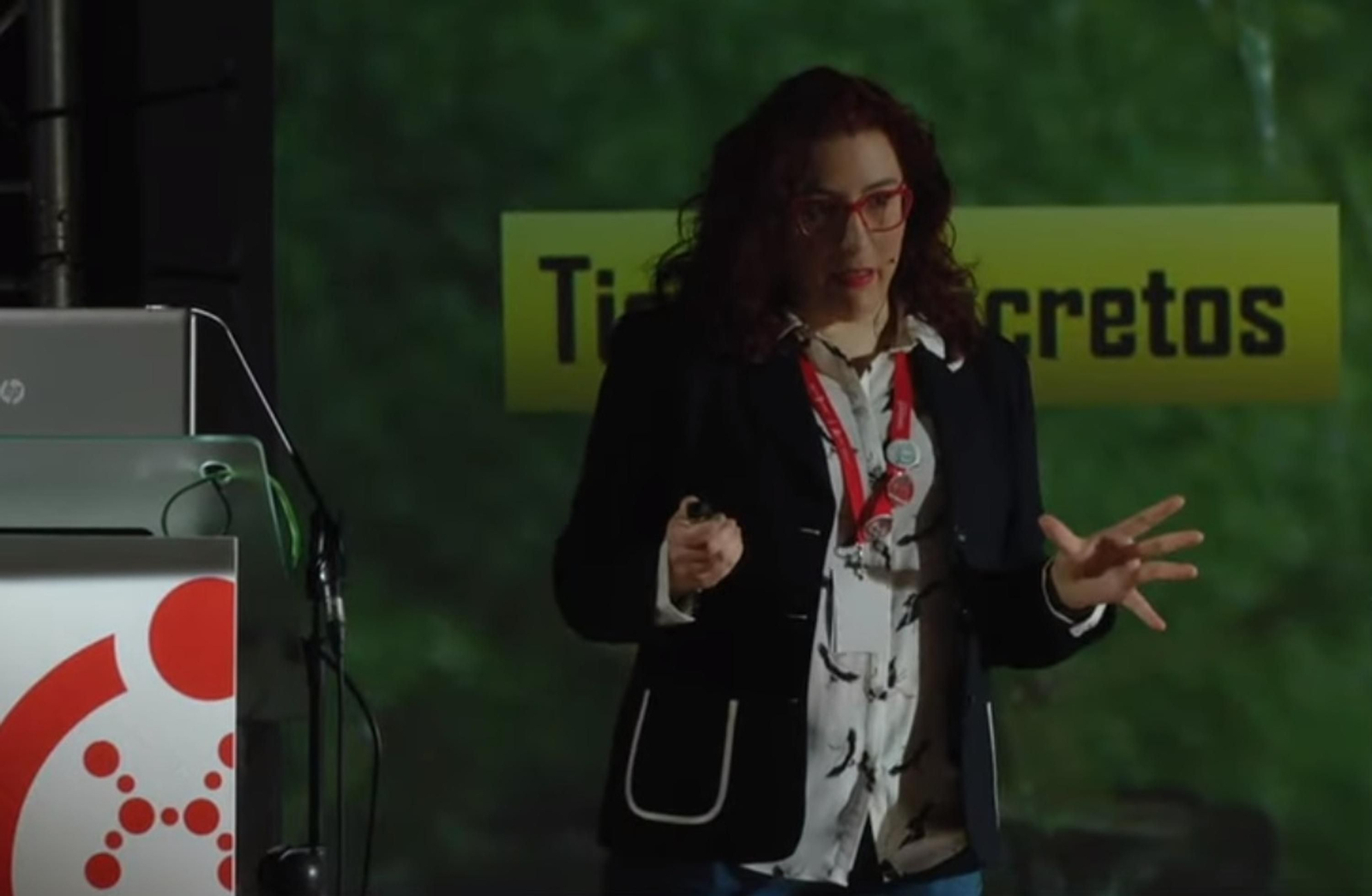 Carmen Robles Vallet pertenece al Departamento de Control Biológico de Plagas inscrito en el Área de Protección Vegetal Sostenible del Centro Ifapa La Mojonera.