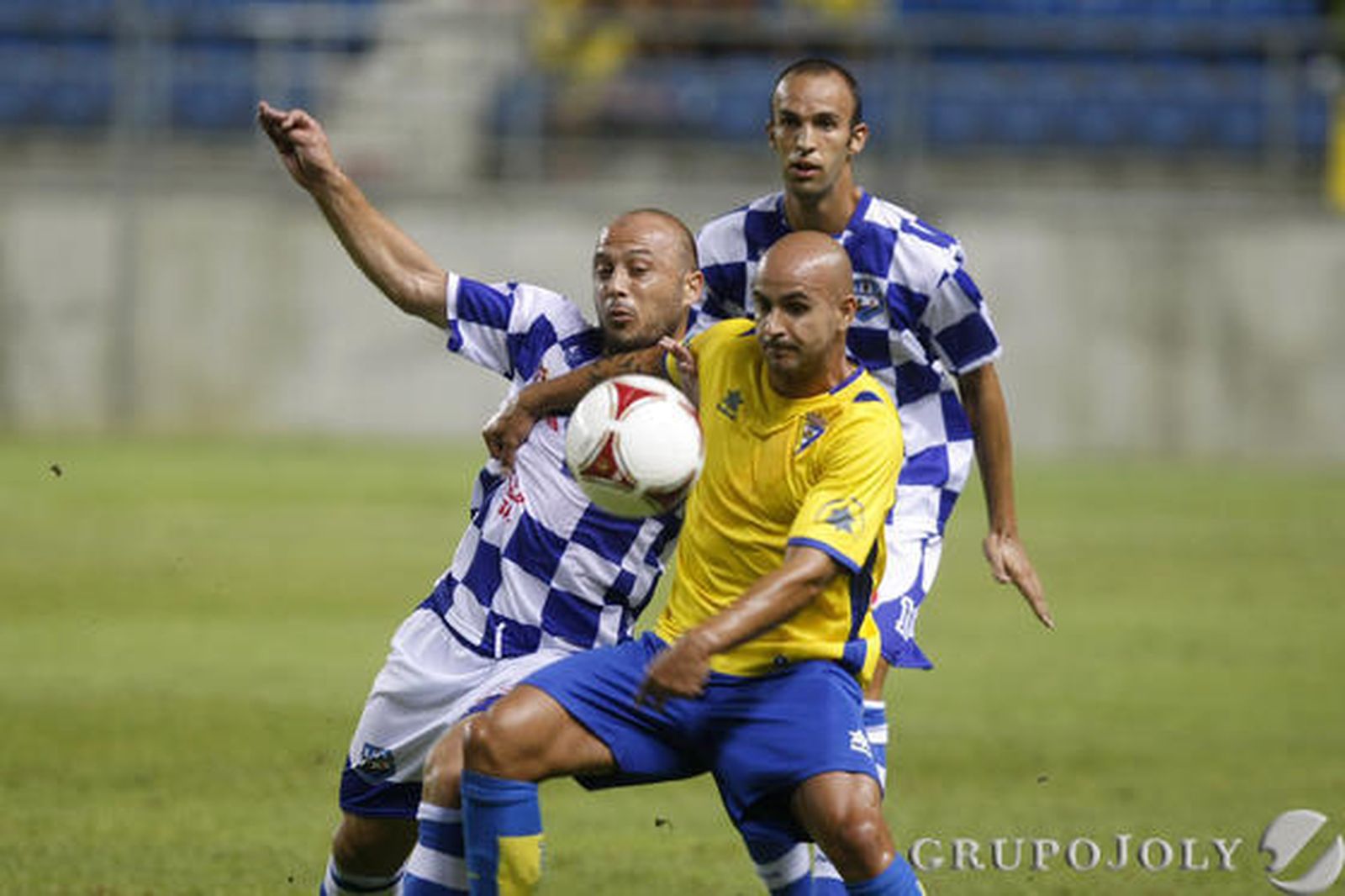 Vergara no estuvo fino y fue sustituido tras el descanso. 

Foto: Jose Braza