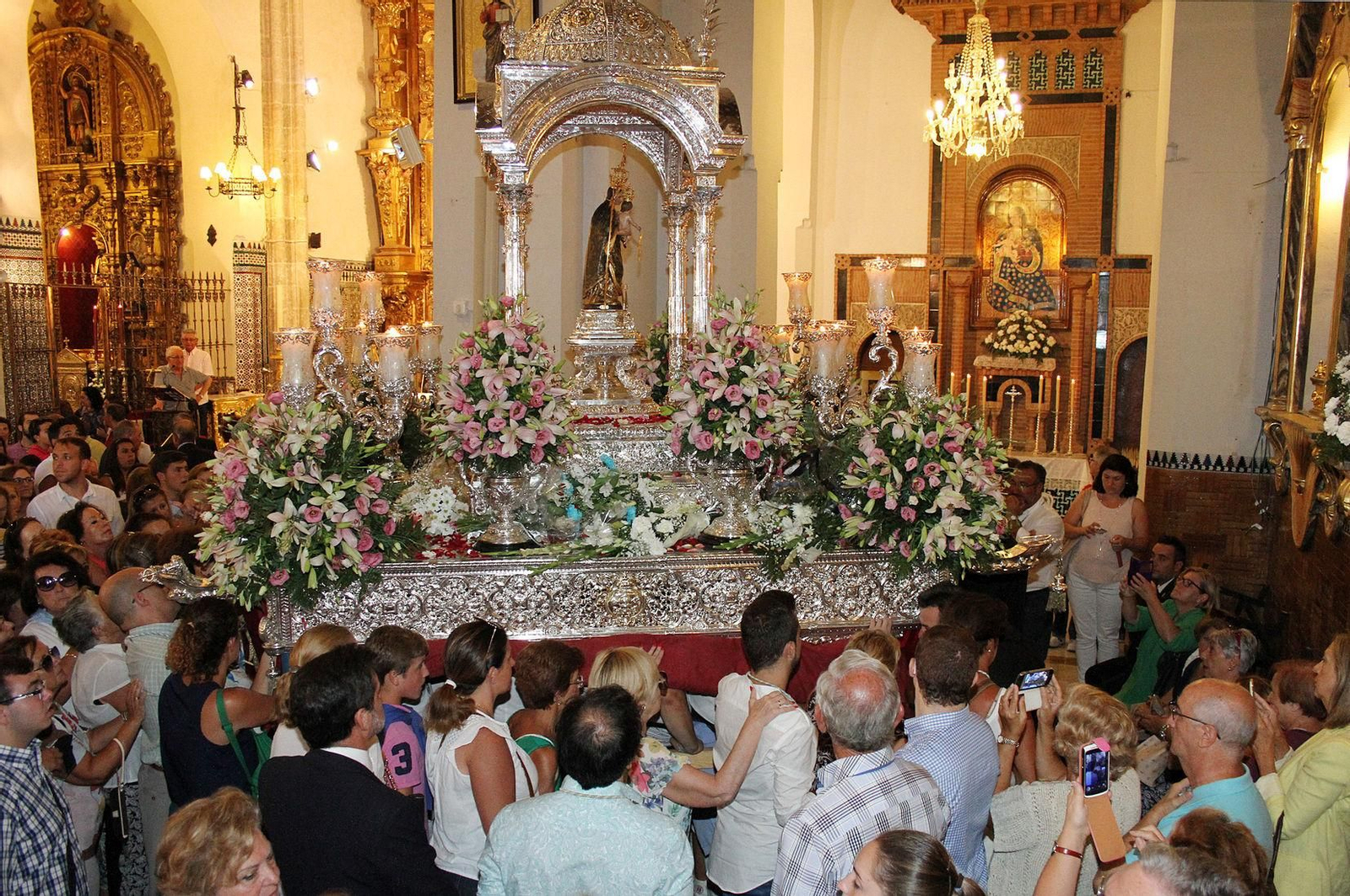Las imágenes de la última visita de la Virgen de la Cinta a San Pedro hace diez años