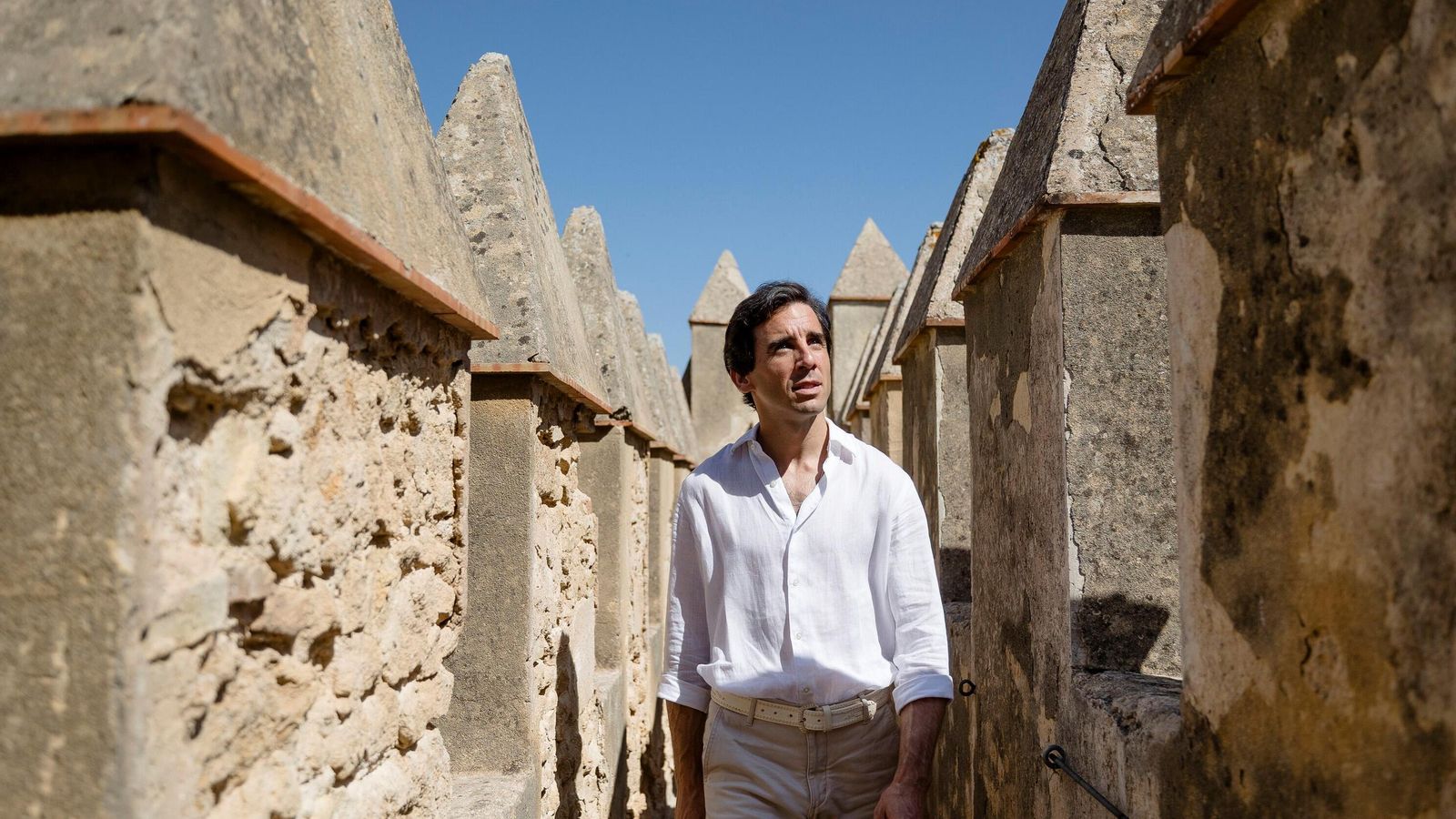 El matador de toros Juan Ortega en el Castillo de San Marcos, de Bodegas Caballero.