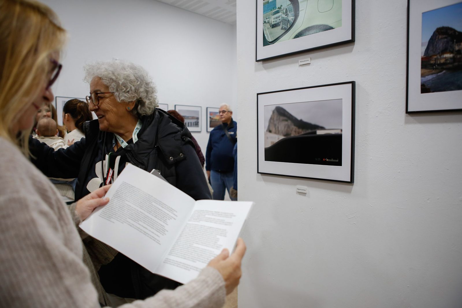 Fotos de la exposición de Infocus sobre la Verja de Gibraltar