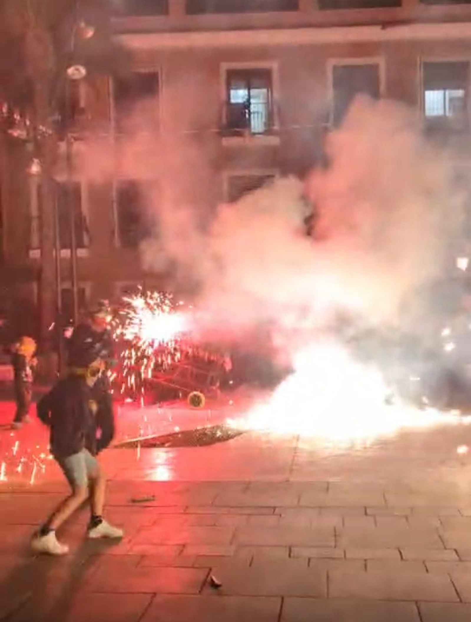 Las noches de fiestas son de Pulpí: de los toros de fuego a la música dance de los 90 por San Miguel