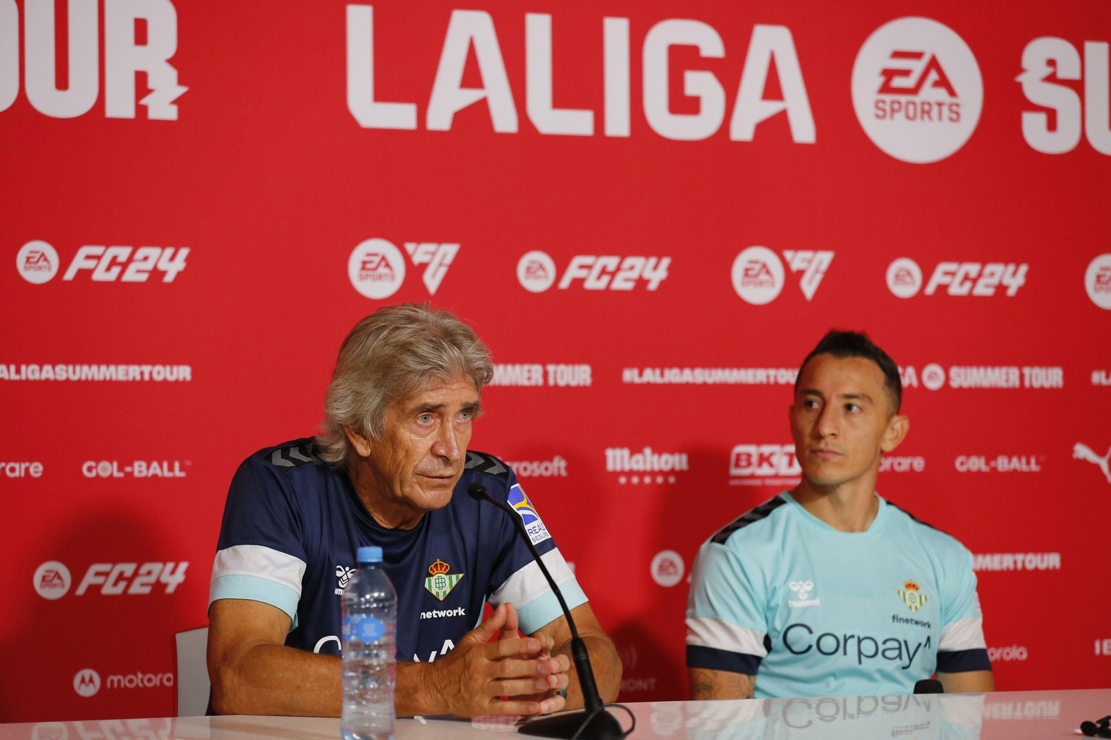 Las fotos del Betis en México antes del derbi sevillano