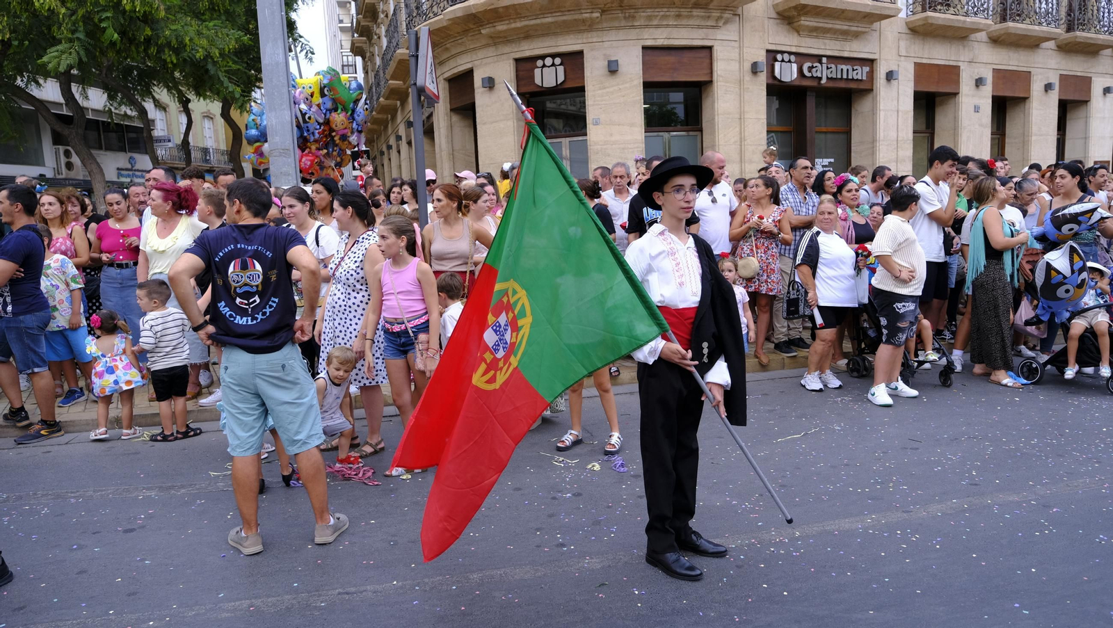 Las mejores imágenes de la Batalla de Flores de Almería
