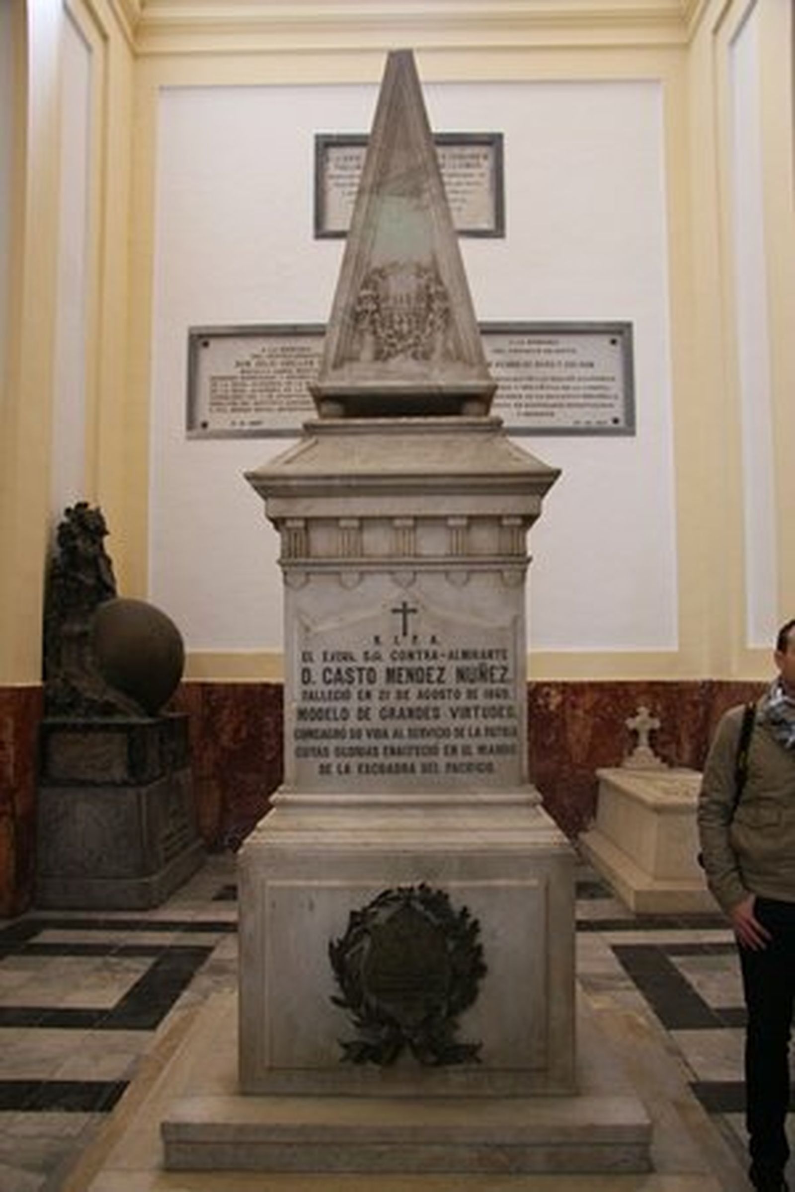 Sepulcro de Méndez Núñez en San Fernando, Cádiz.