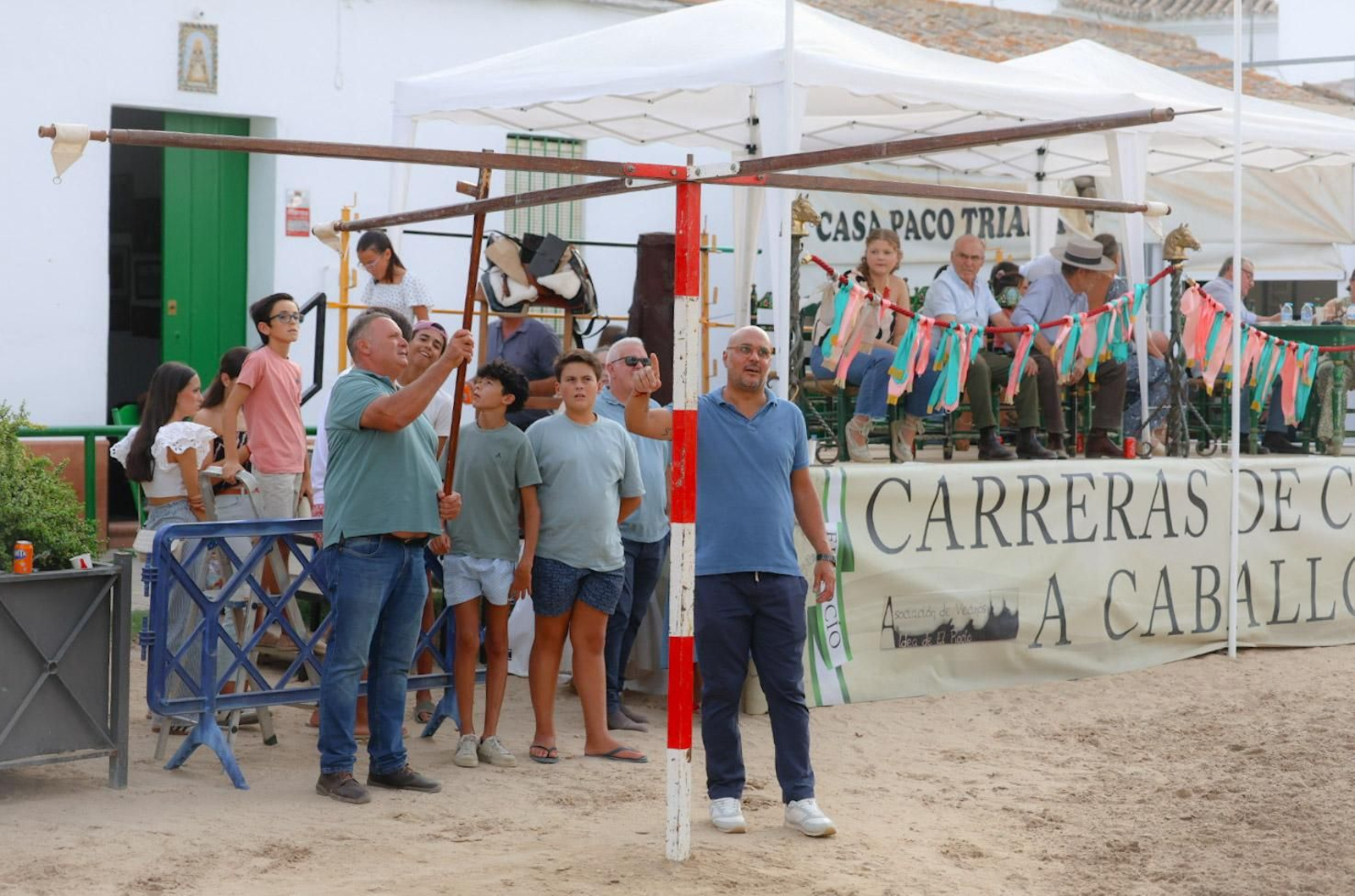 Rocío Chico 2025: Imágenes del acto de Juramento e Imposición de medallas a los nuevos hermanos, último día de triduo y las carreras de cinta a caballo