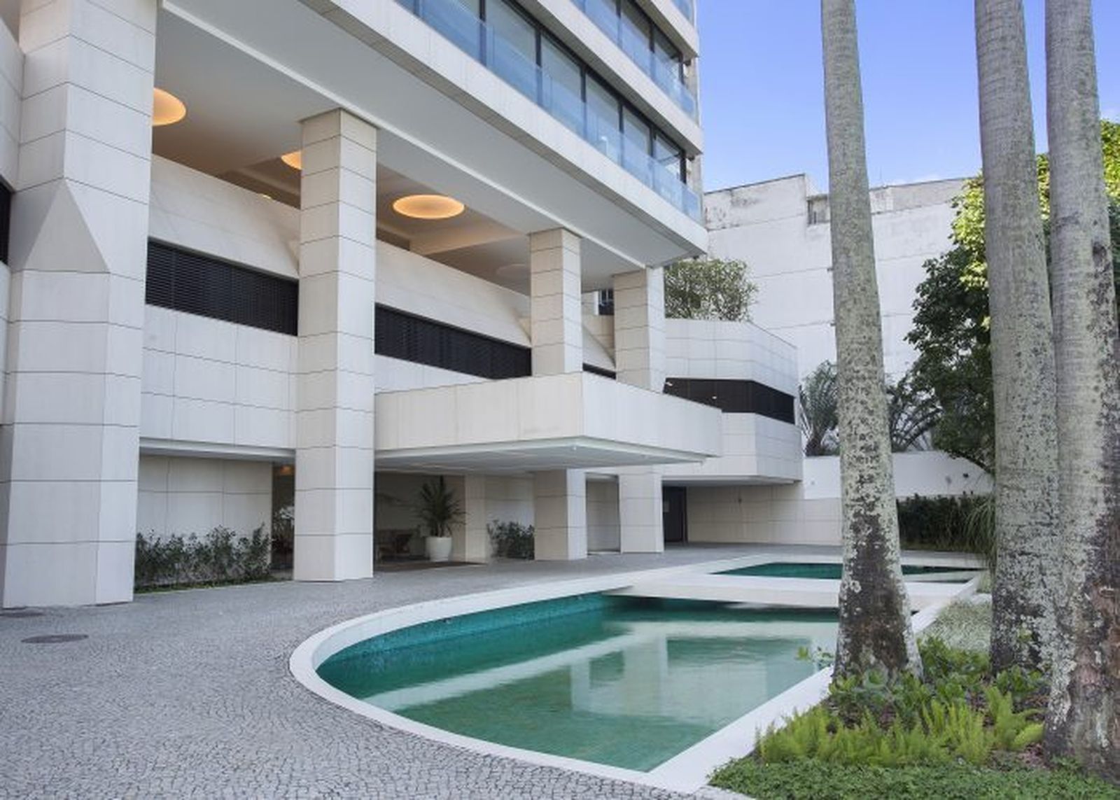 Vista lateral del edificio.