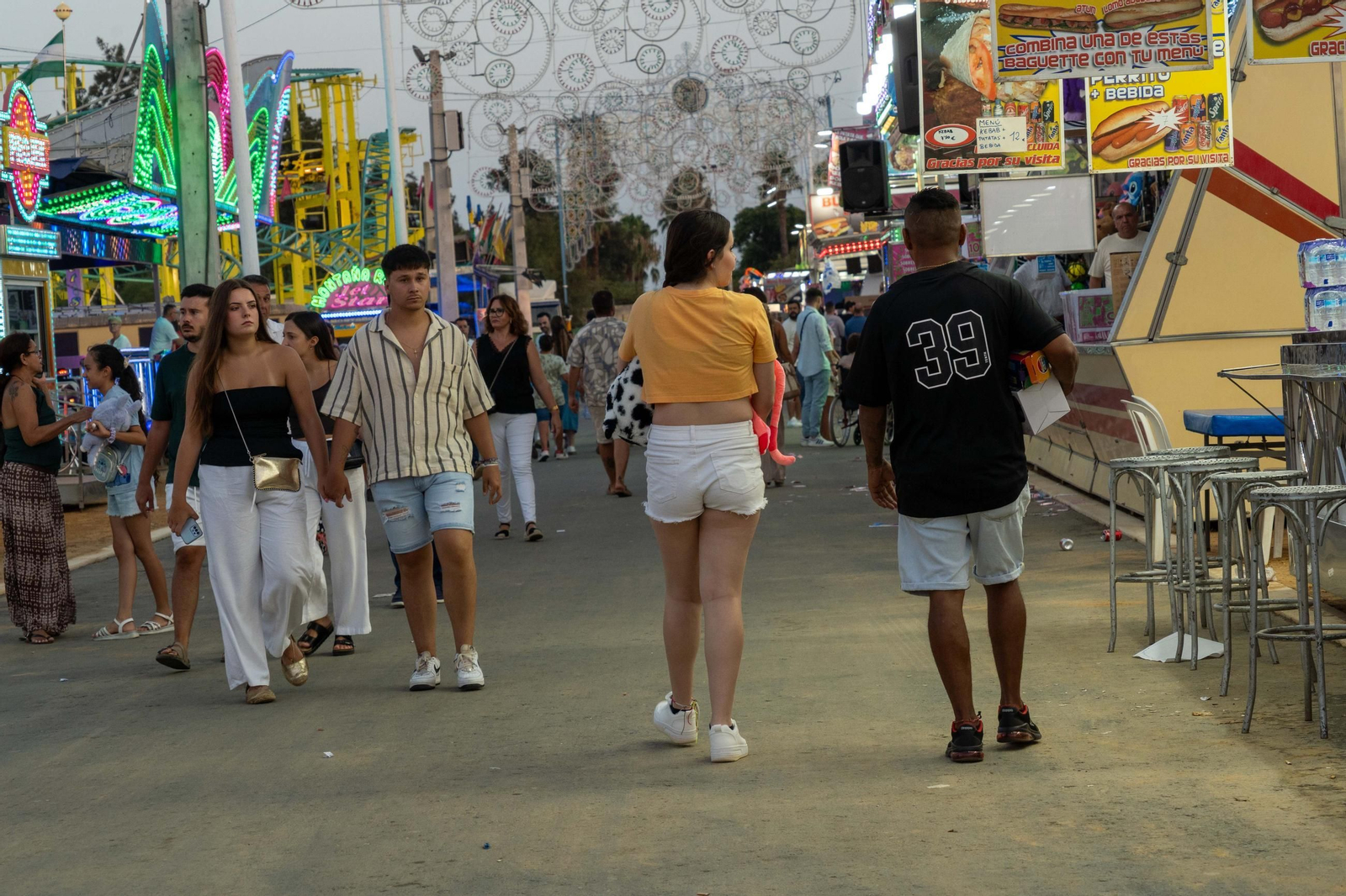 Colombinas 2025: Imágenes del ambiente el lunes 4 de agosto en las Fiestas Colombinas