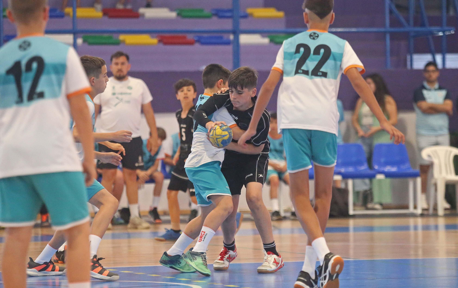 Fotos de la jornada inaugural del CADEBA alevín de balonmano en La Línea