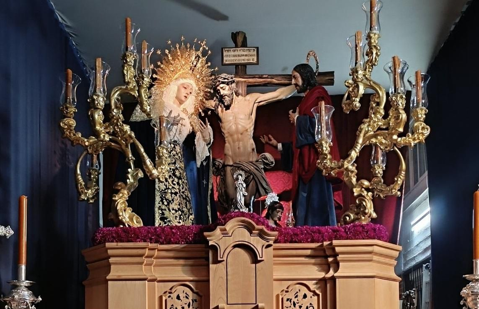 Las imágenes de esta agrupación parroquial no han sufrido daños afortunadamente