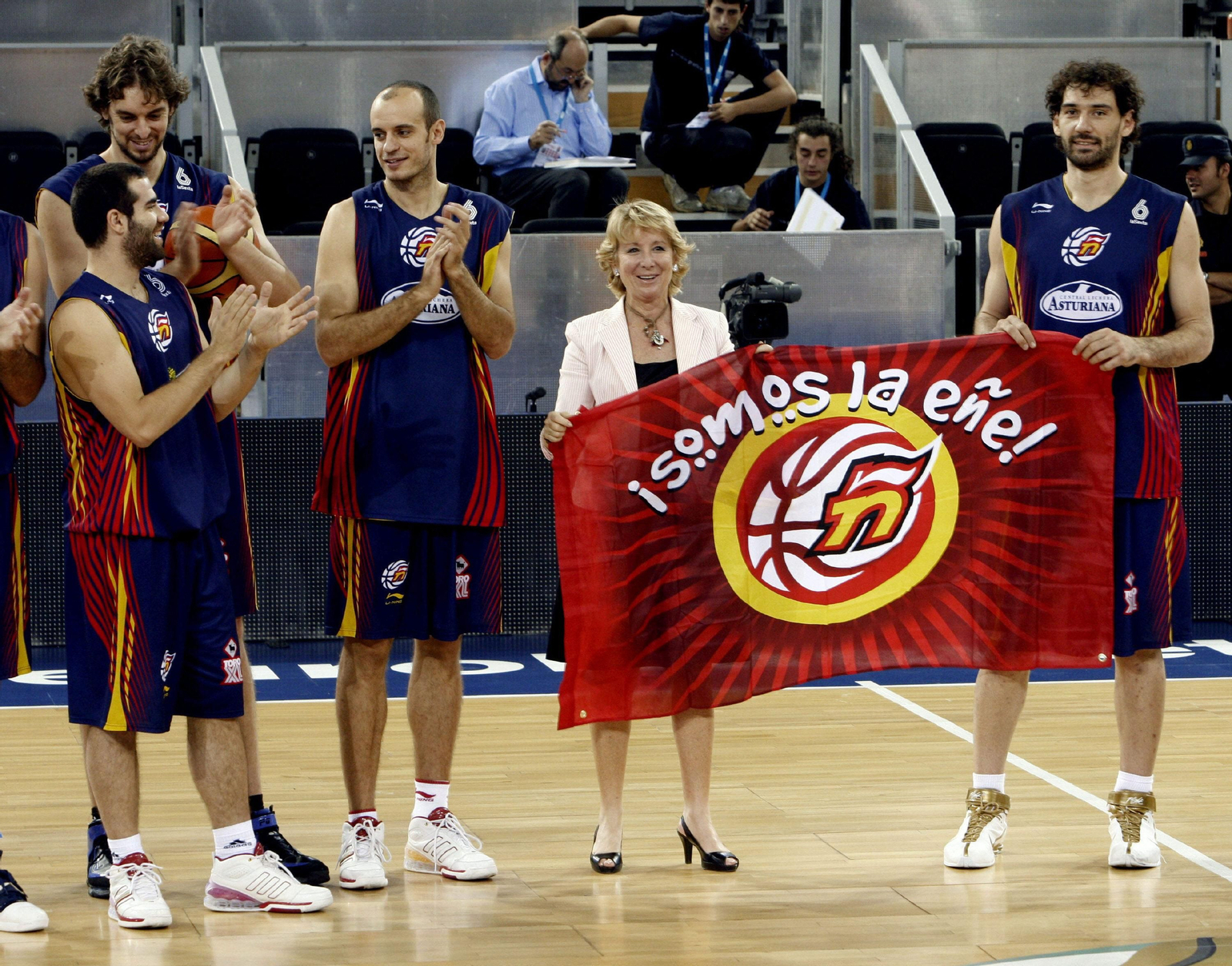 La carrera de Carlos Cabezas, en fotos