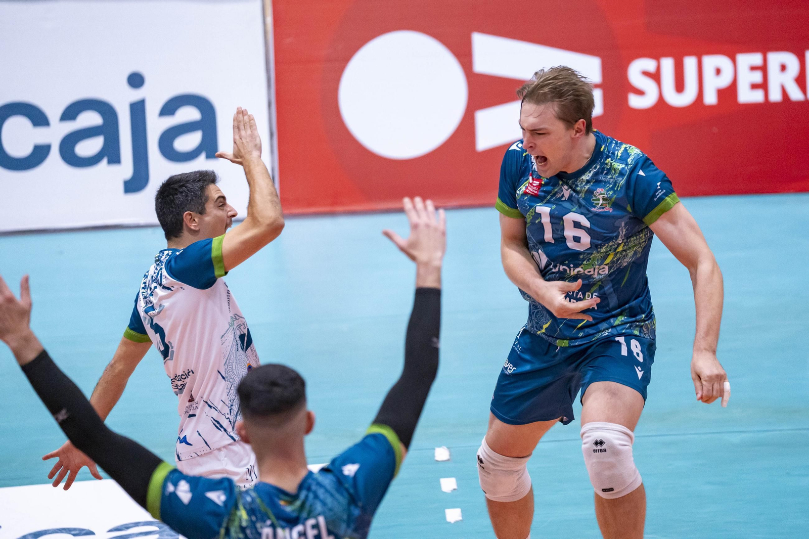 Las imágenes del partido de Superliga entre Unicaja Costa de Almería y Instercap Asisa Tarragona