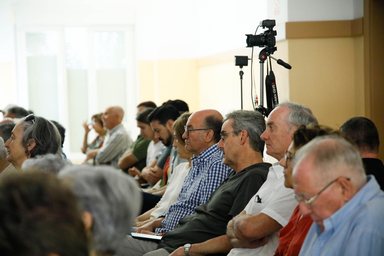 Imágenes de la entrega de los Escudos de Oro del IEA y la celebración de su Plenario