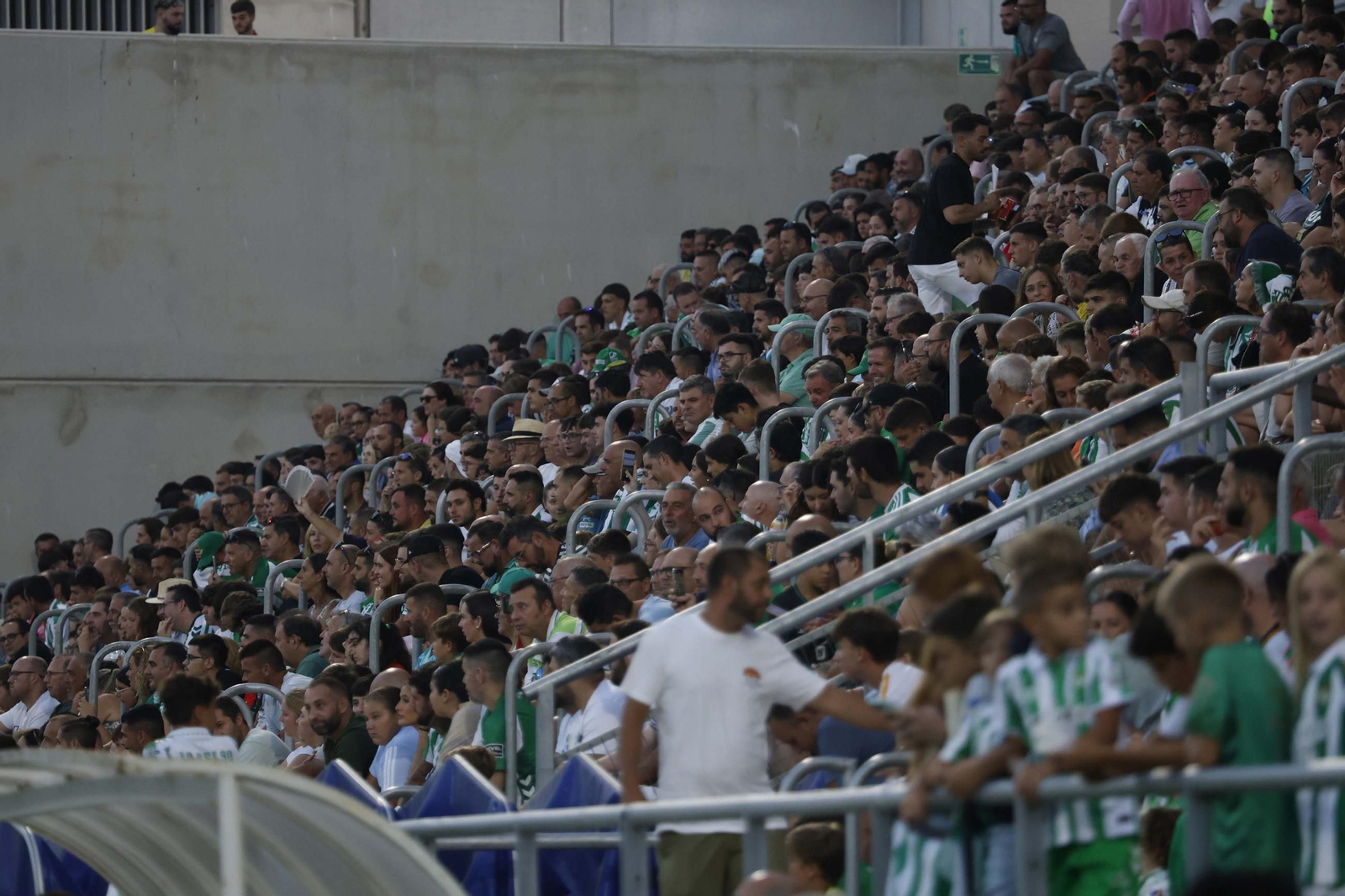 Las fotos del Betis-Como disputado en el Ciudad de La Línea (2-3)