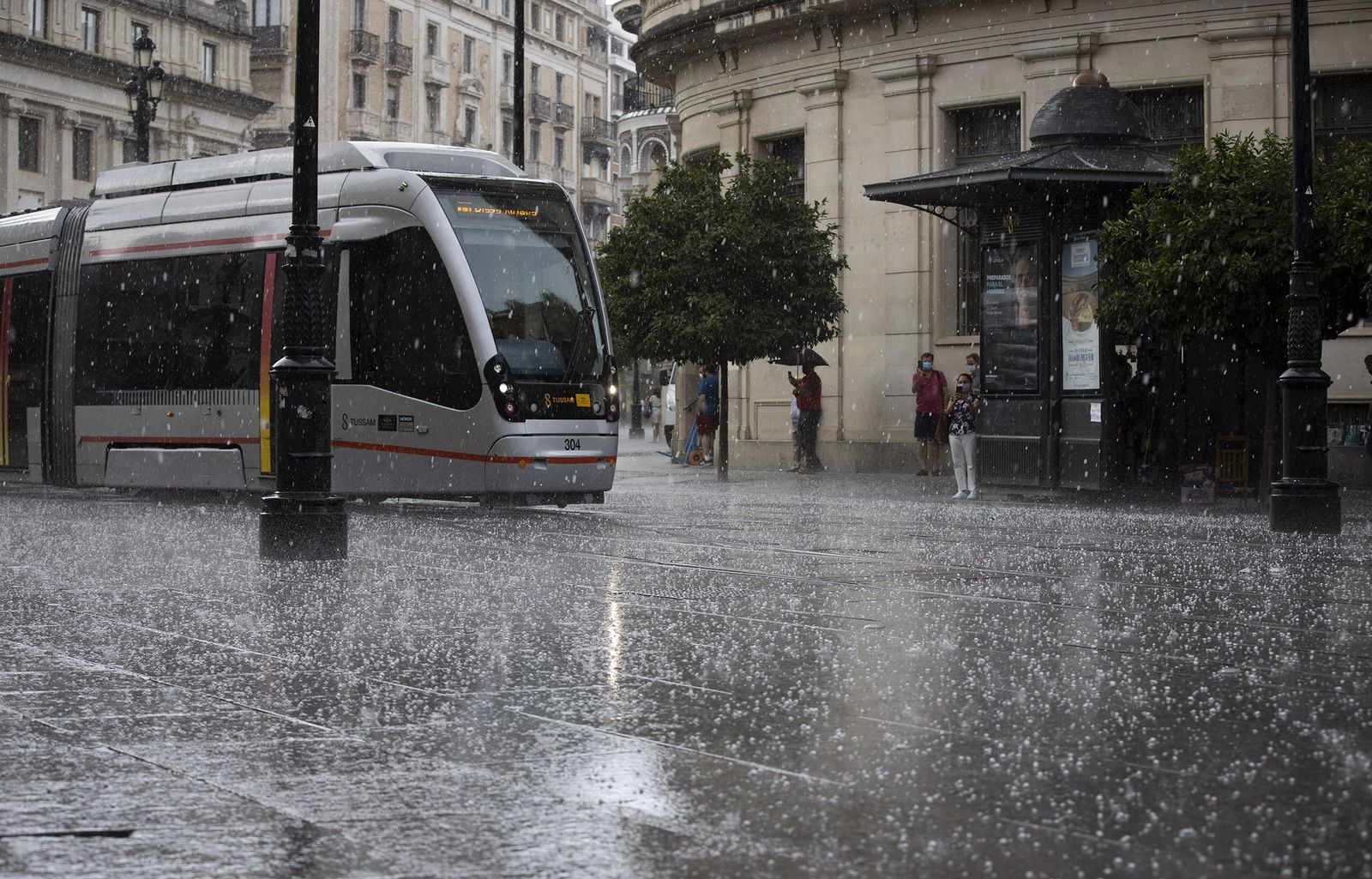 Las imágenes de la granizada en Sevilla