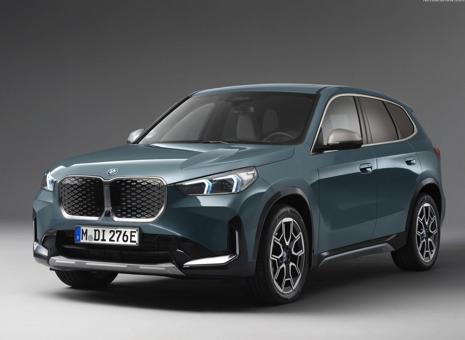BMW iX1, ahora con tracción delantera, más autonomía y a un precio menor
