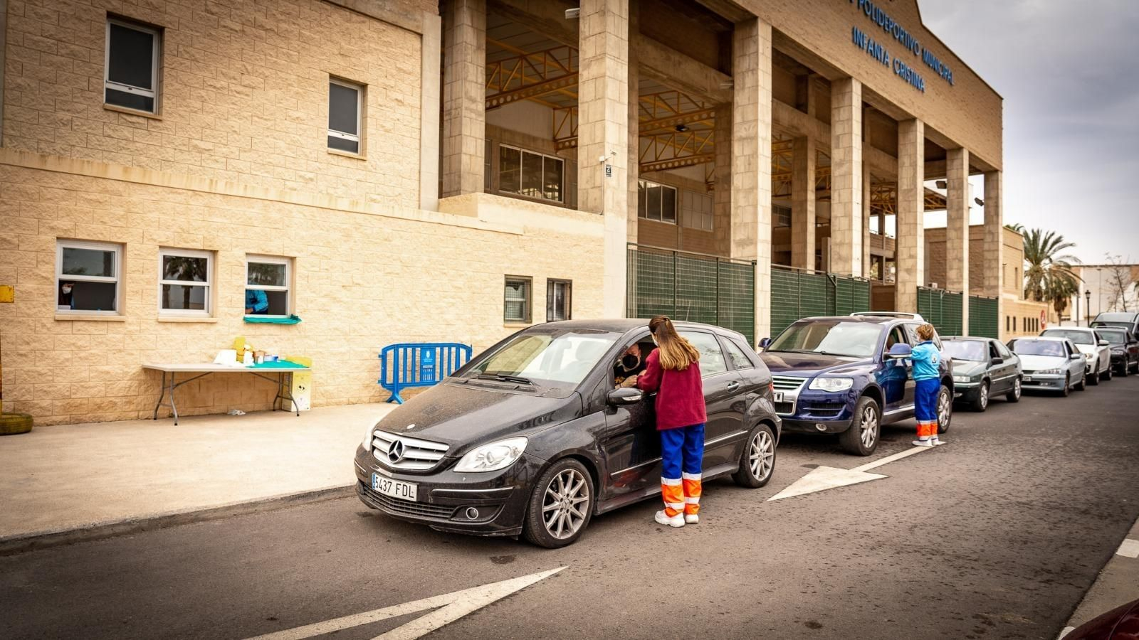 Vacunación en el Polideportivo Municipal Infanta Cristina de Roquetas de Mar.