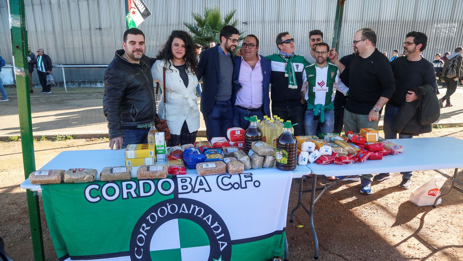 El stand de Cordobamanía, en una de sus anteriores recogidas de alimentos.