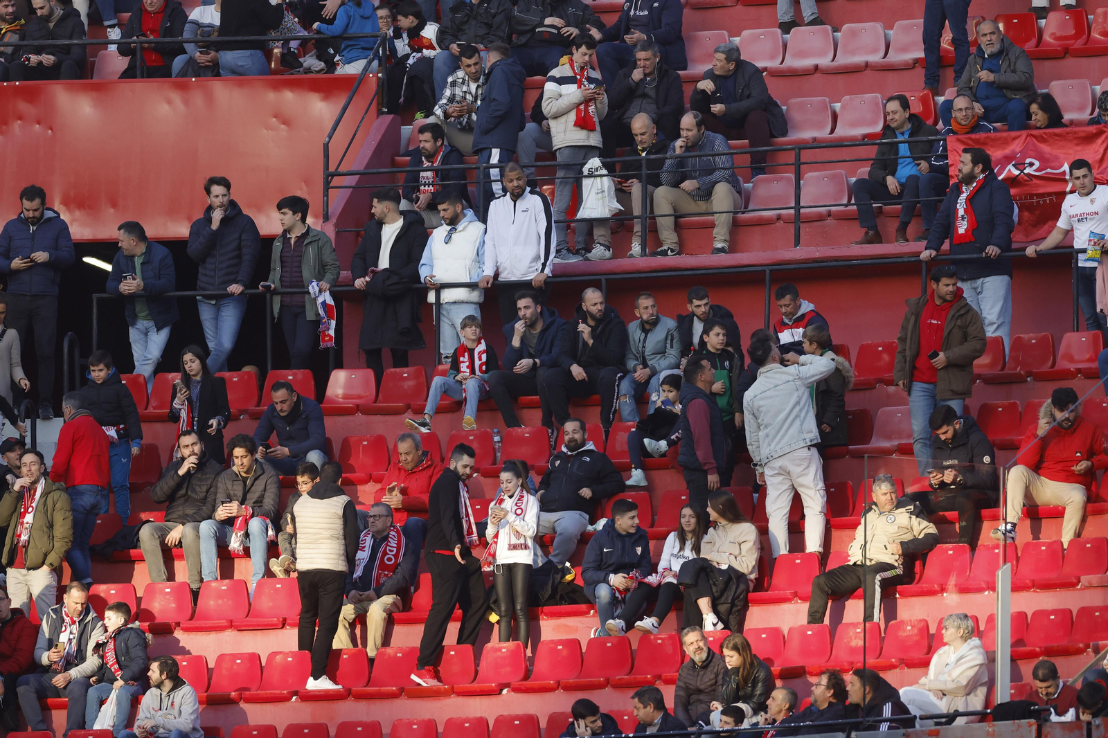 Búscate en las fotos del Sevilla-Mallorca