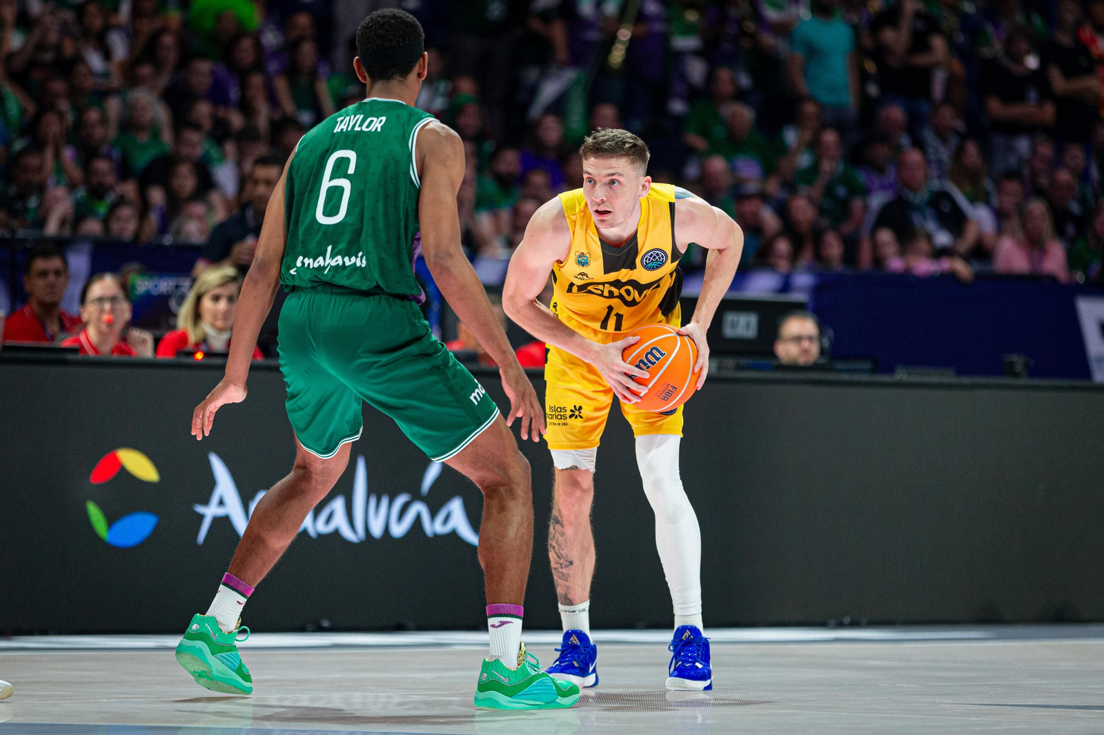Las fotos de la final de la BCL entre Lenovo Tenerife y Unicaja Baloncesto