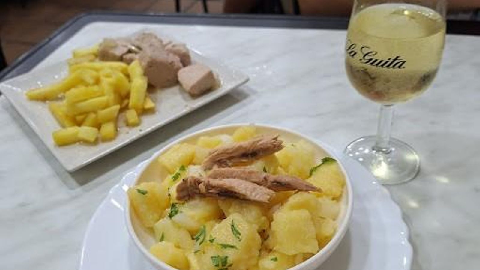 Tapa de papas aliñás con melva