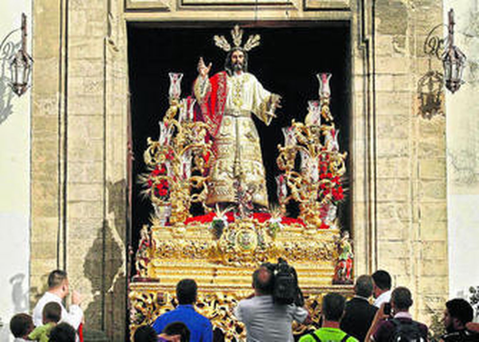 El Señor de La Cena sobre el paso de San Juan Bosco, en su salida para el Corpus de 2012.