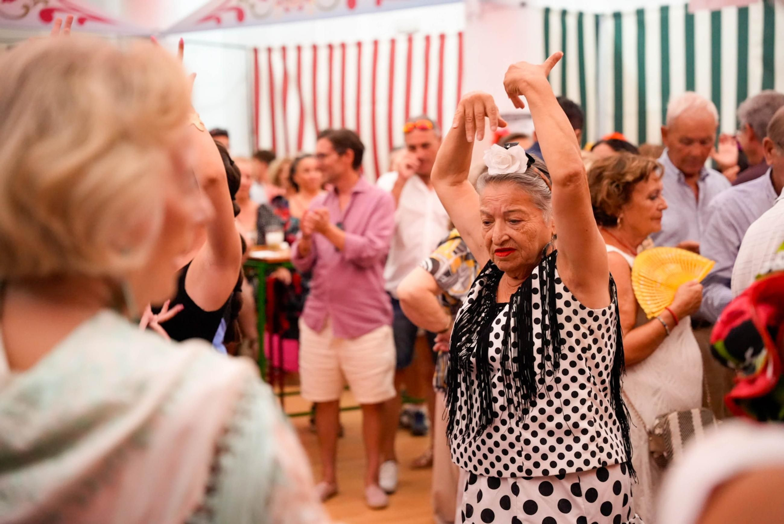 Así bailan en el concurso de sevillanas de La Lola de la fería de Almería