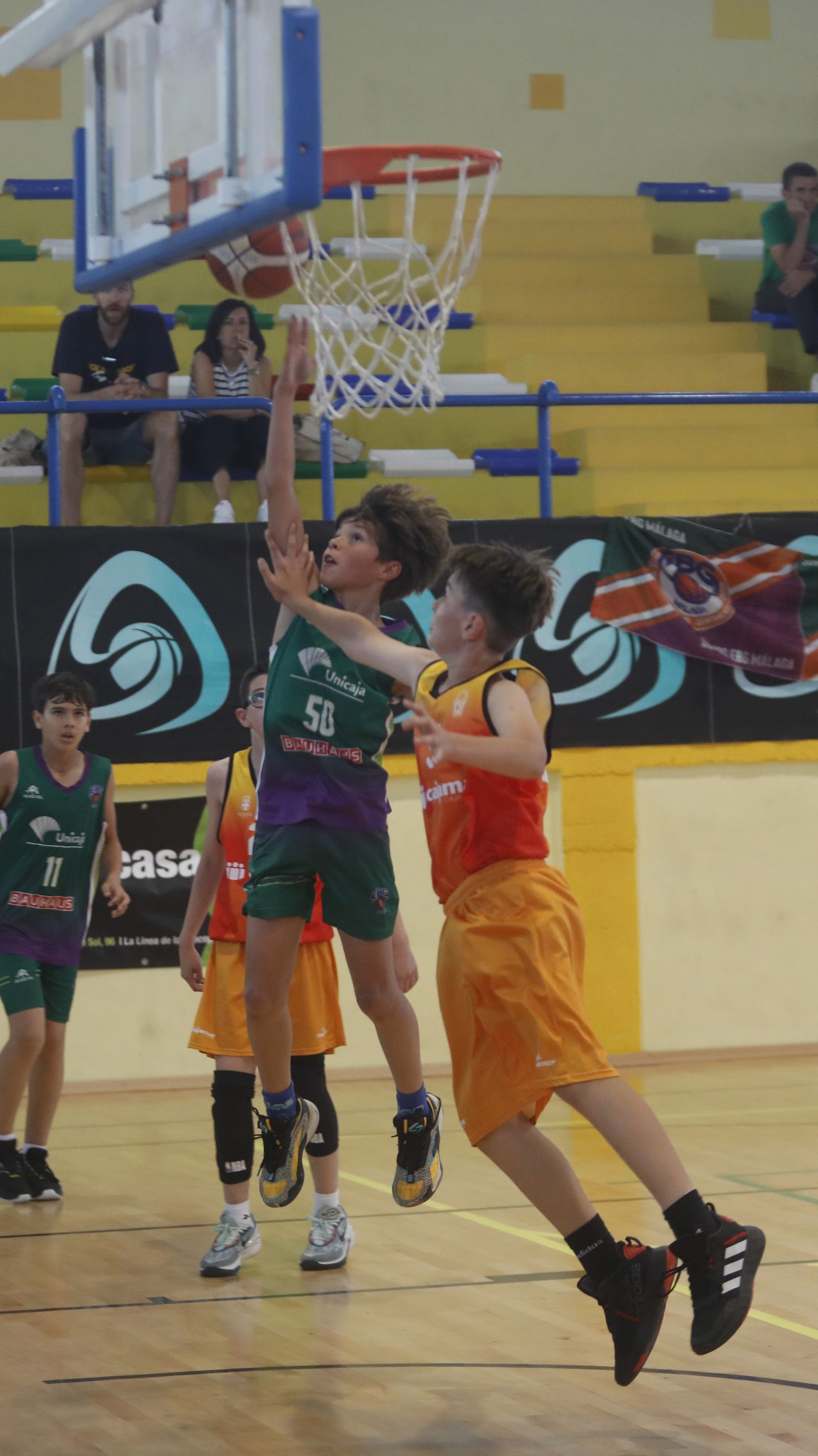 Las fotos de la primera jornada del Cadeba mini-masculino de La Línea