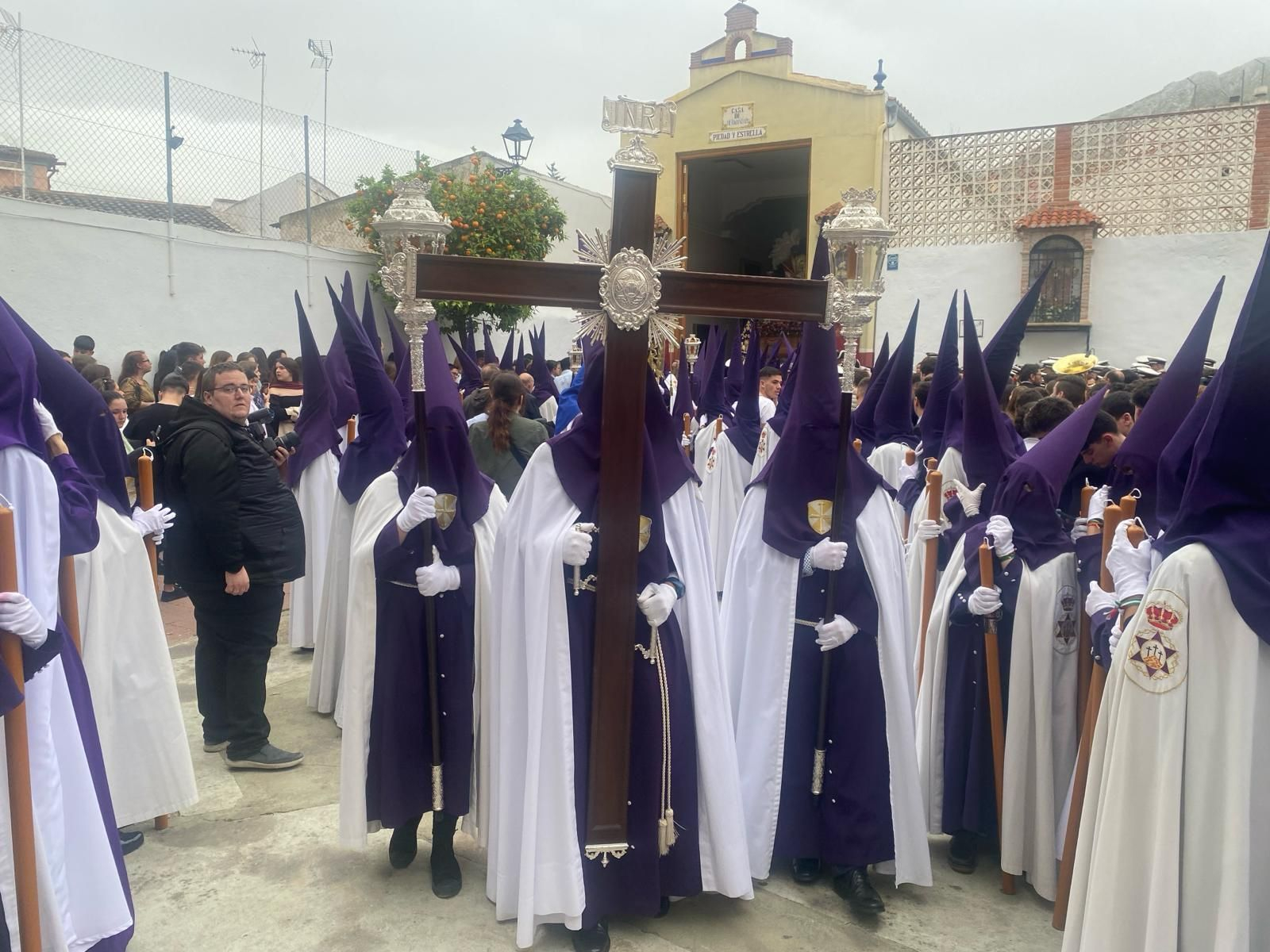 Tarde de Domingo de Ramos con cielos grises