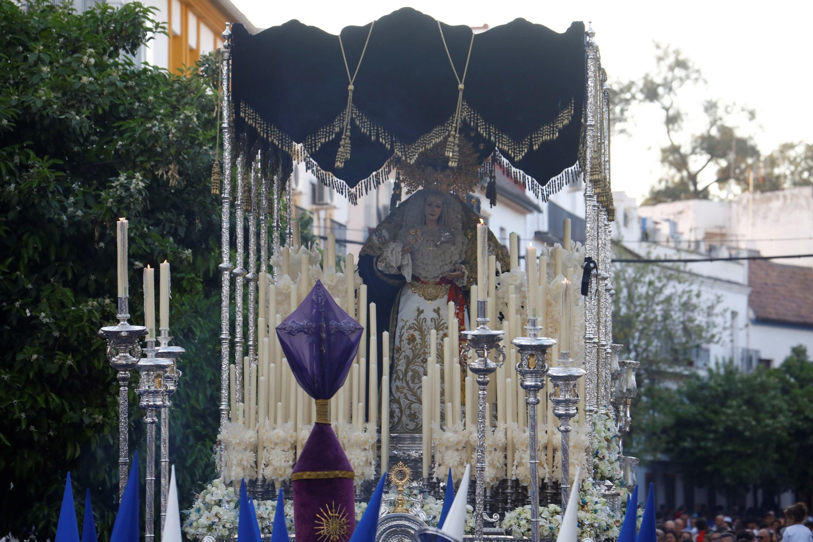 Martes Santo en Córdoba: la procesión del Prendimiento, en imágenes