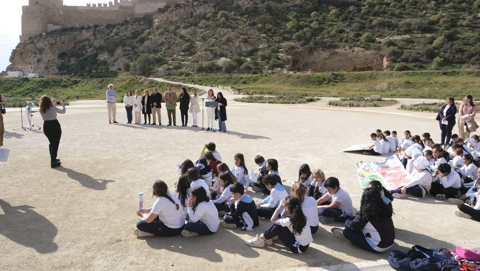 Imágenes de 'Versos por la Paz', en el Parque de La Hoya de Almería