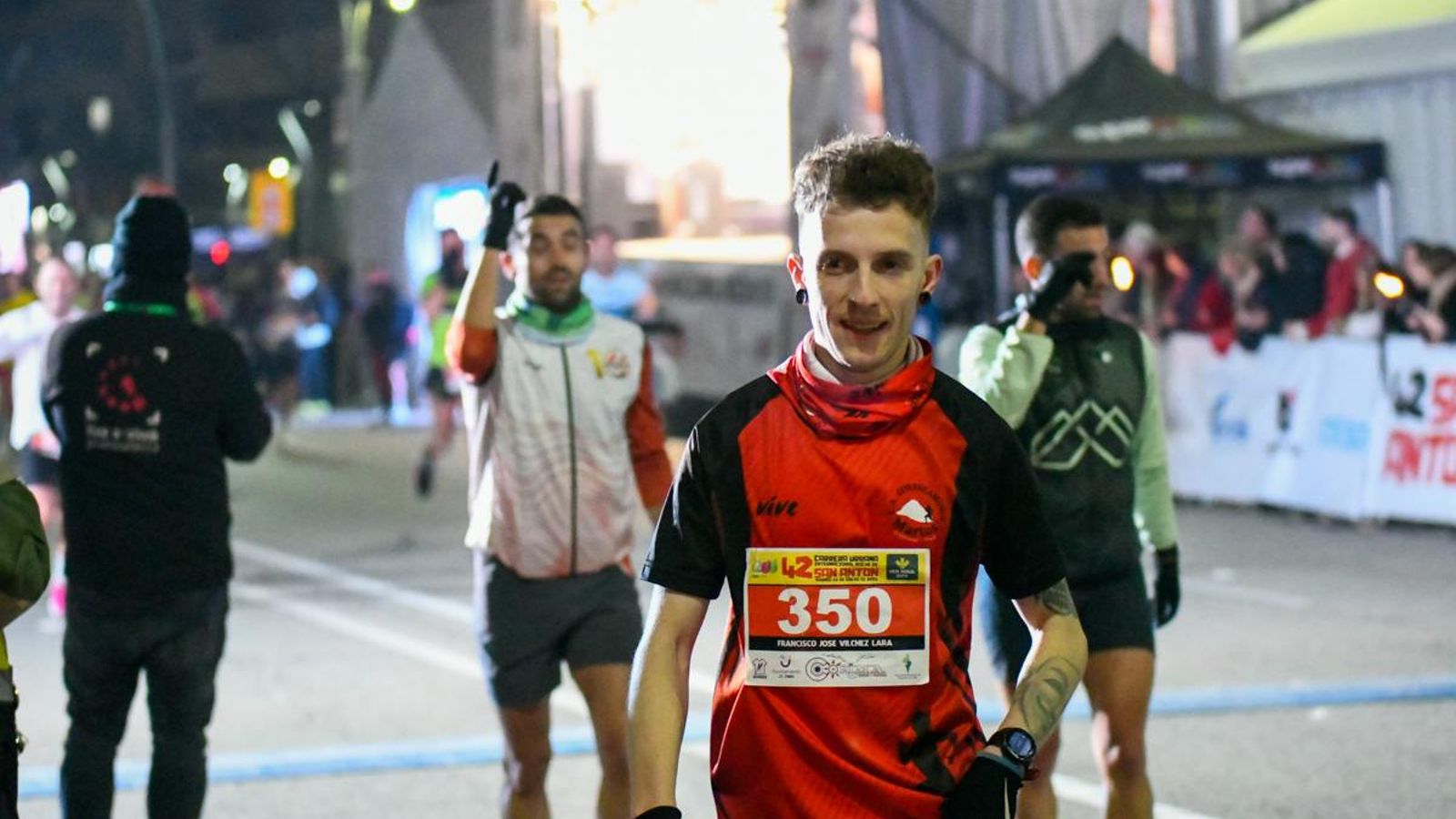 En imágenes: búscate en tu llegada a meta de la Carrera de San Antón 2025 (2)