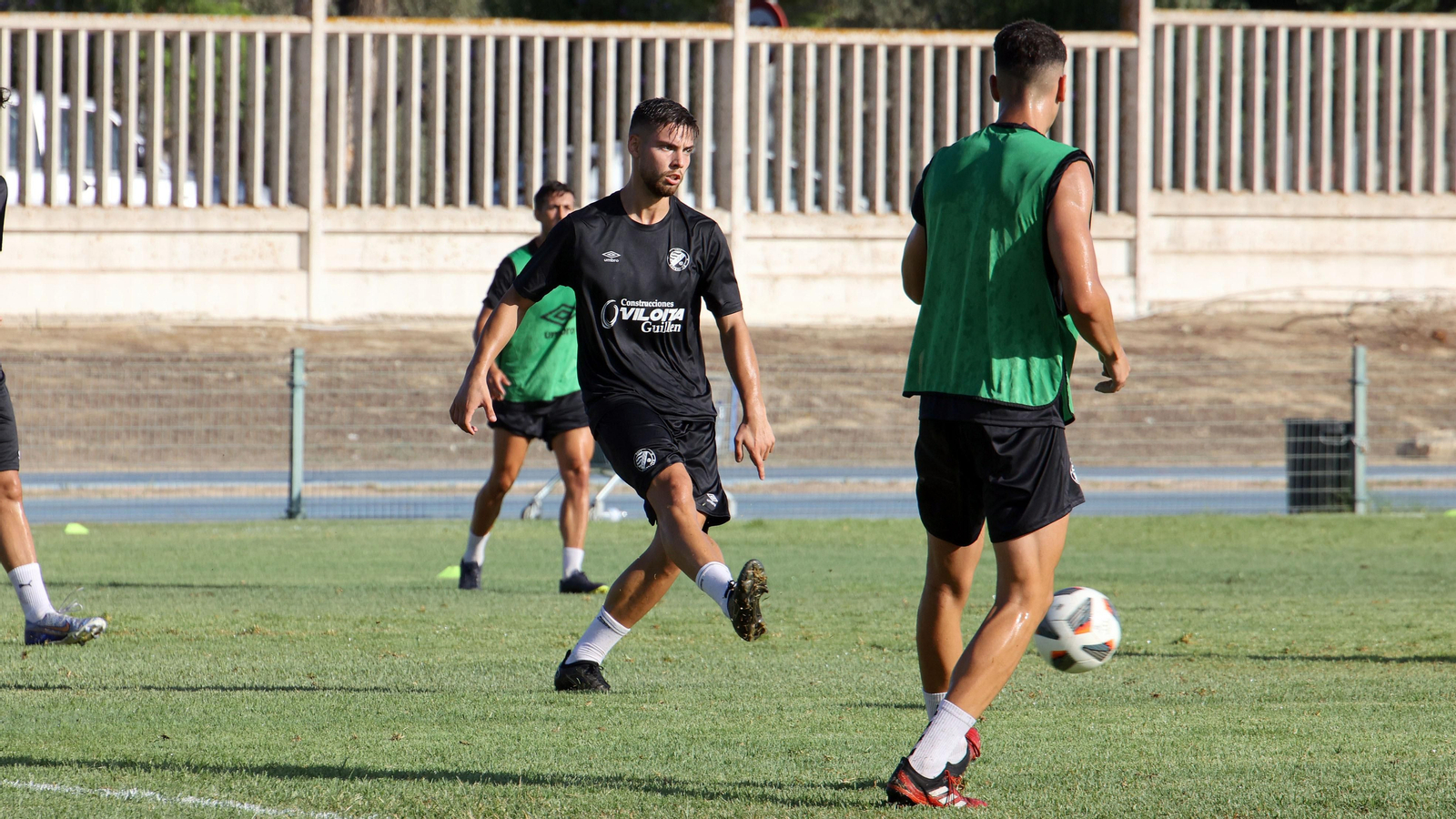 Imágenes del primer entrenamiento de pretemporada del Xerez DFC