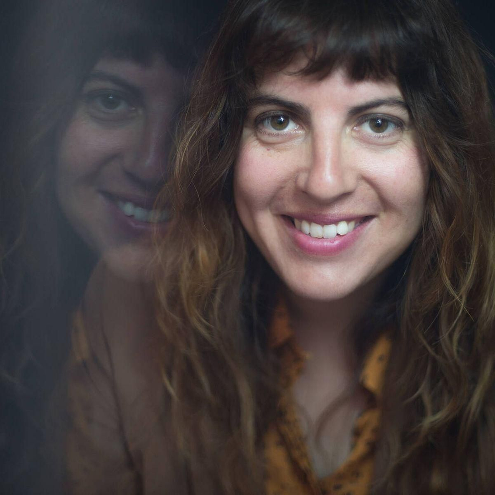 Laura Fernández y Ángel Olgoso debaten sobre lo fantástico en la literatura en Granada