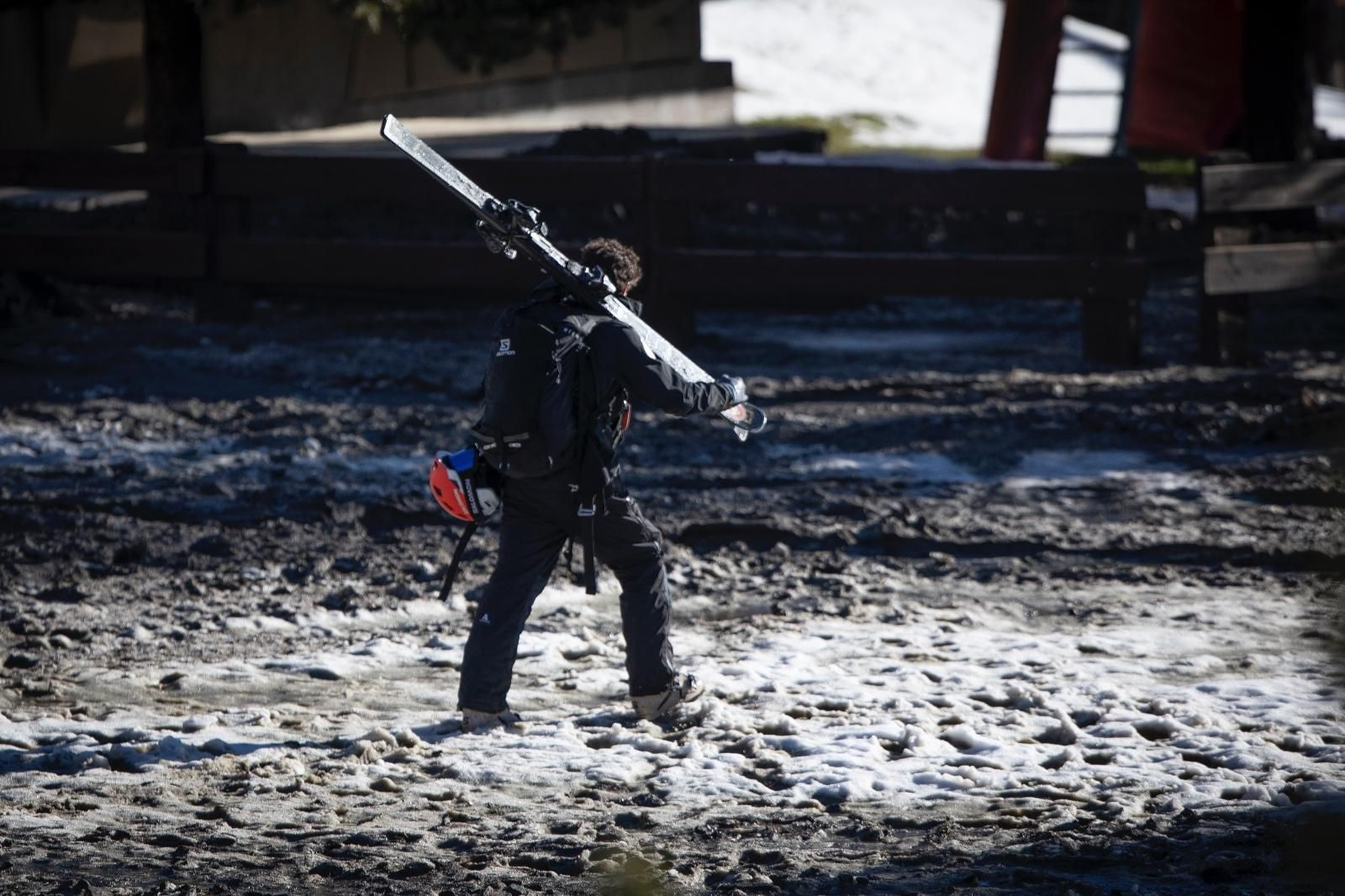 Fotogalería | La lengua de agua, nieve y barro que inunda Sierra Nevada
