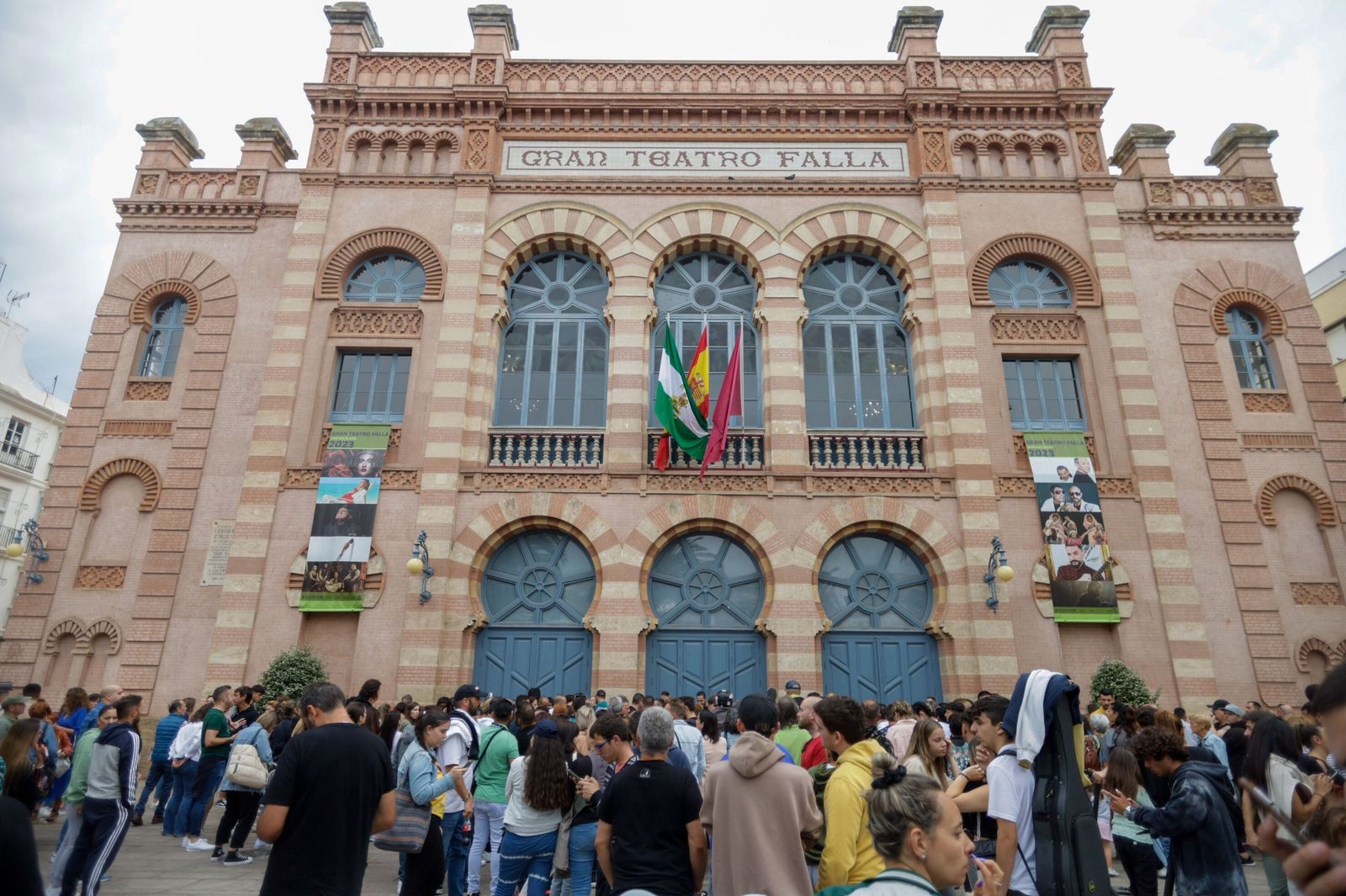 El emotivo recuerdo a Juan Carlos Aragón a las puertas del Teatro Falla en el cuarto aniversario de su muerte